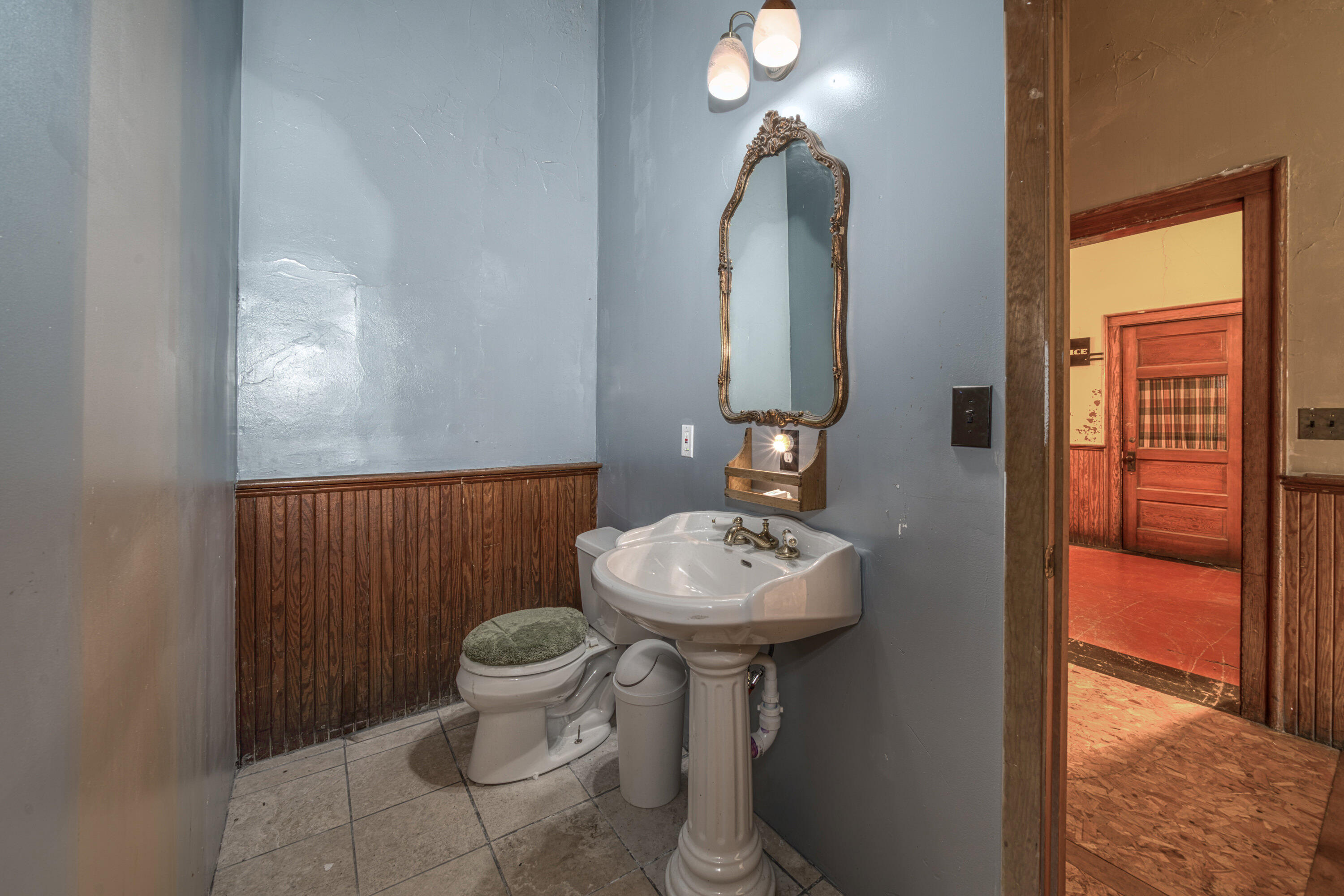 25 School Street Property Photo 34