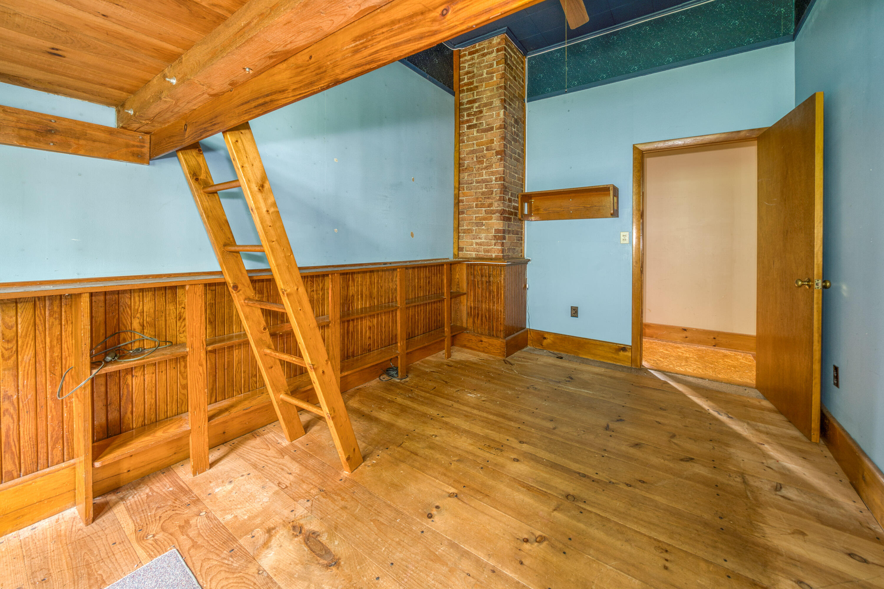 25 School Street Property Photo 41