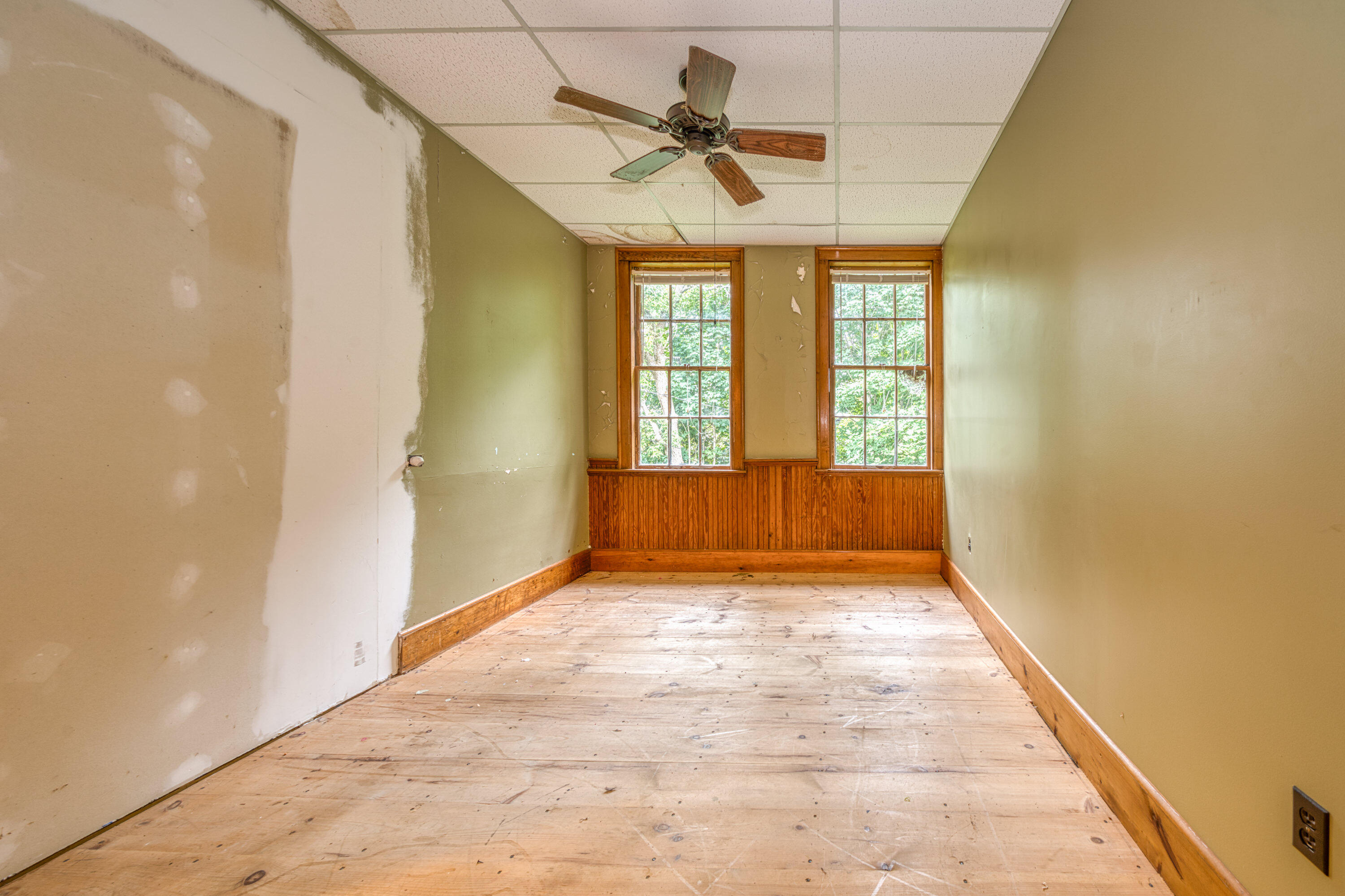 25 School Street Property Photo 42