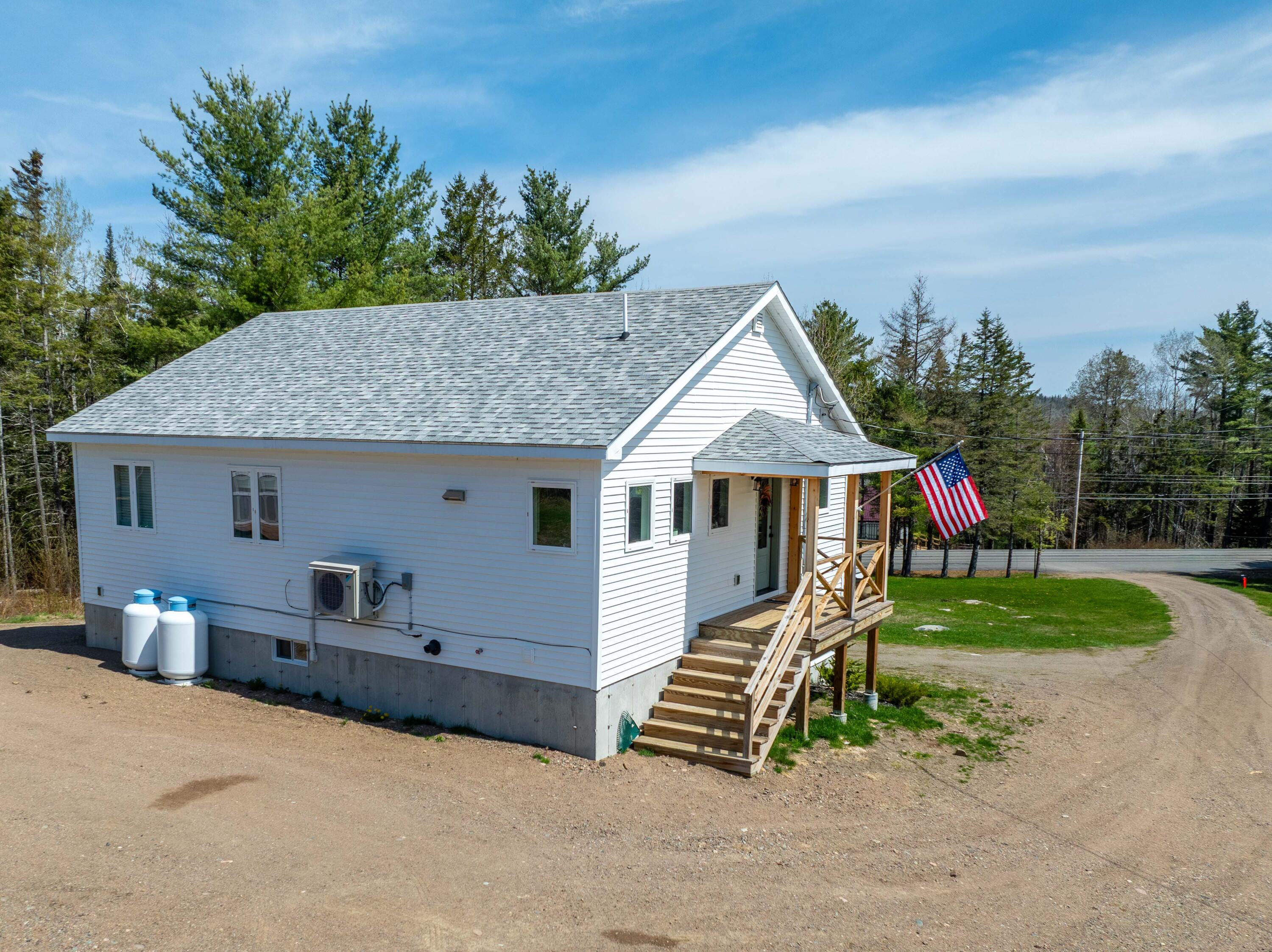 721 River Road Property Photo 6