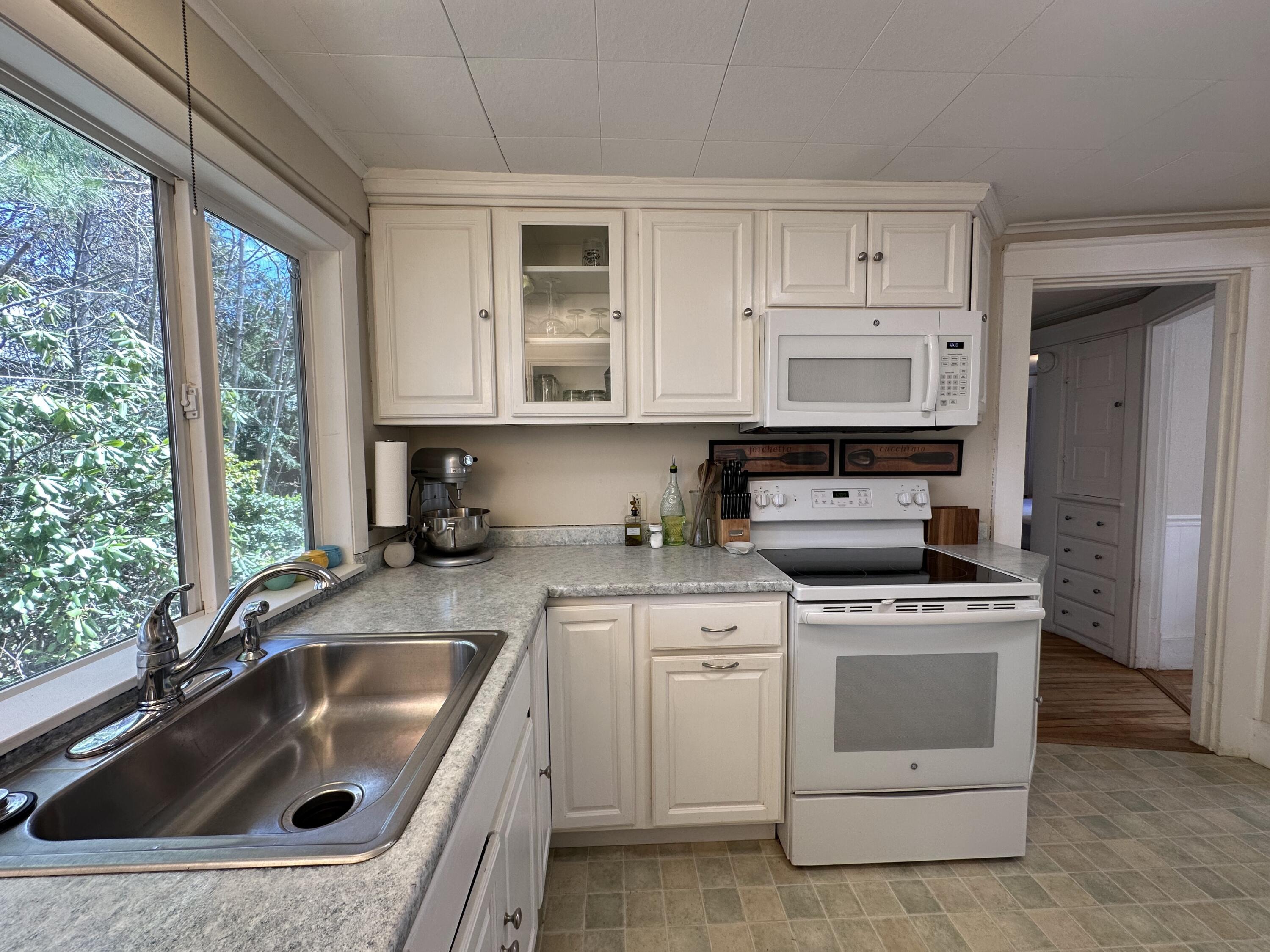 94 Western Promenade Property Photo 4
