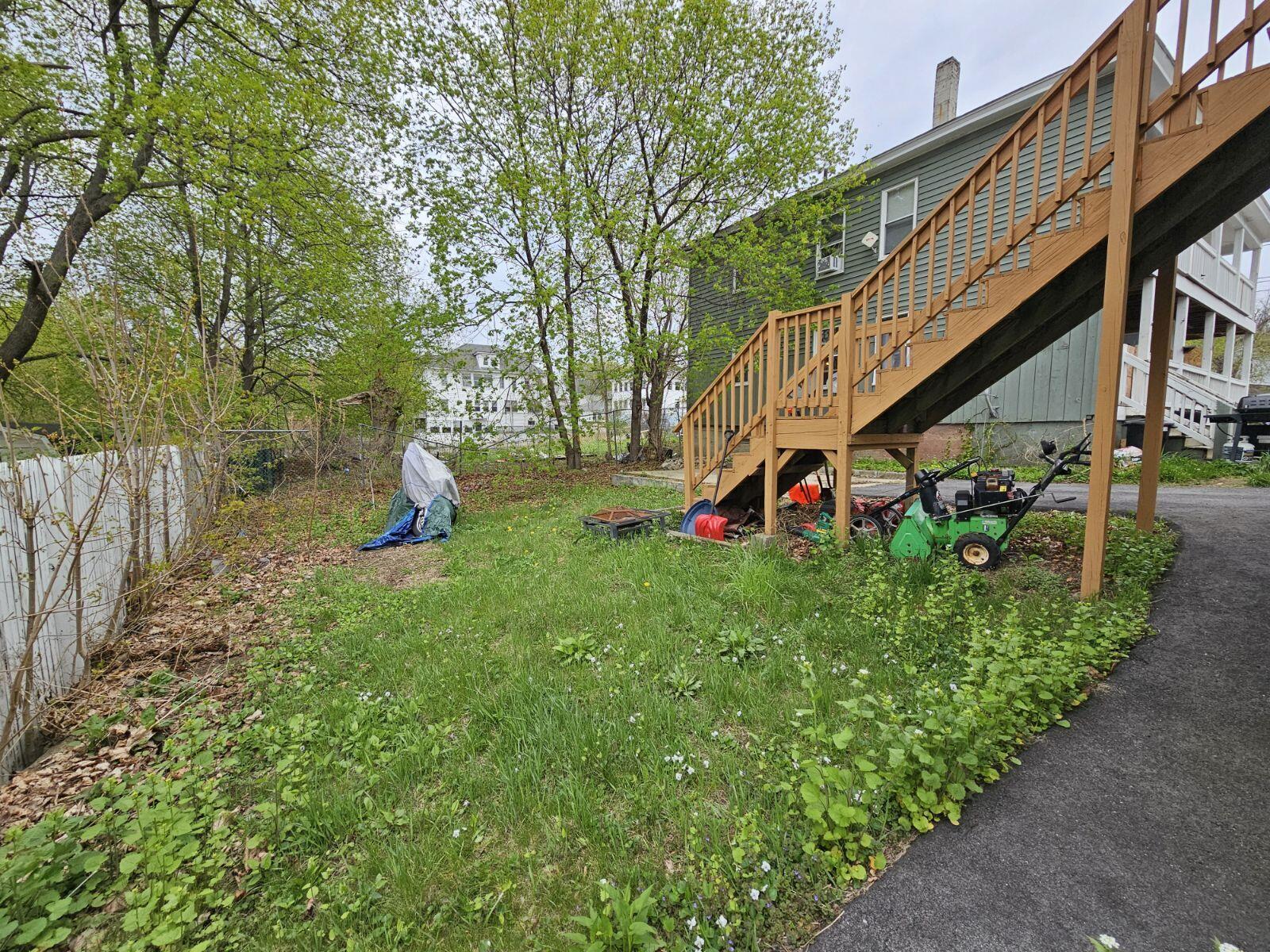 22 Thompson Street Property Photo 17