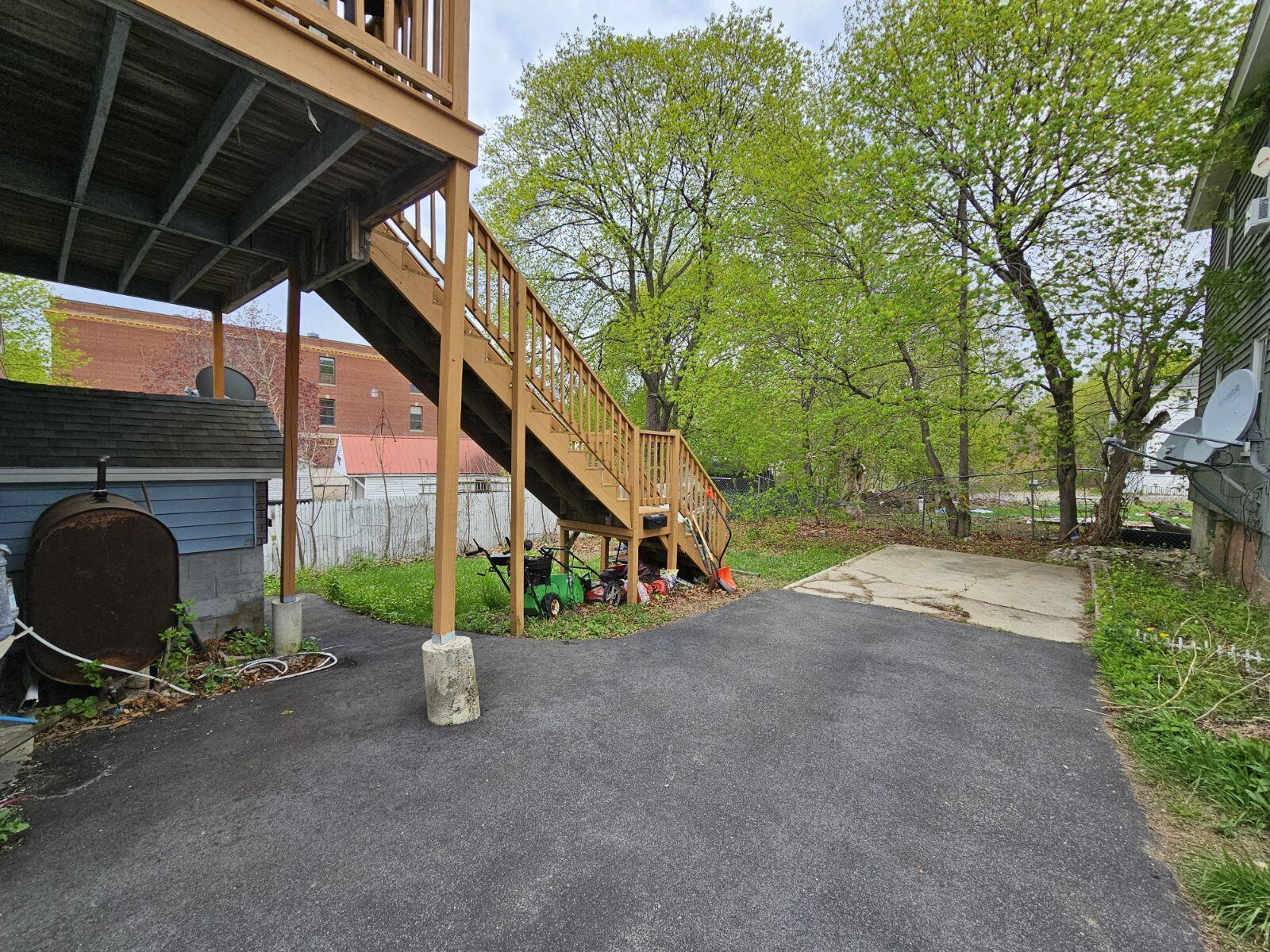 22 Thompson Street Property Photo 18