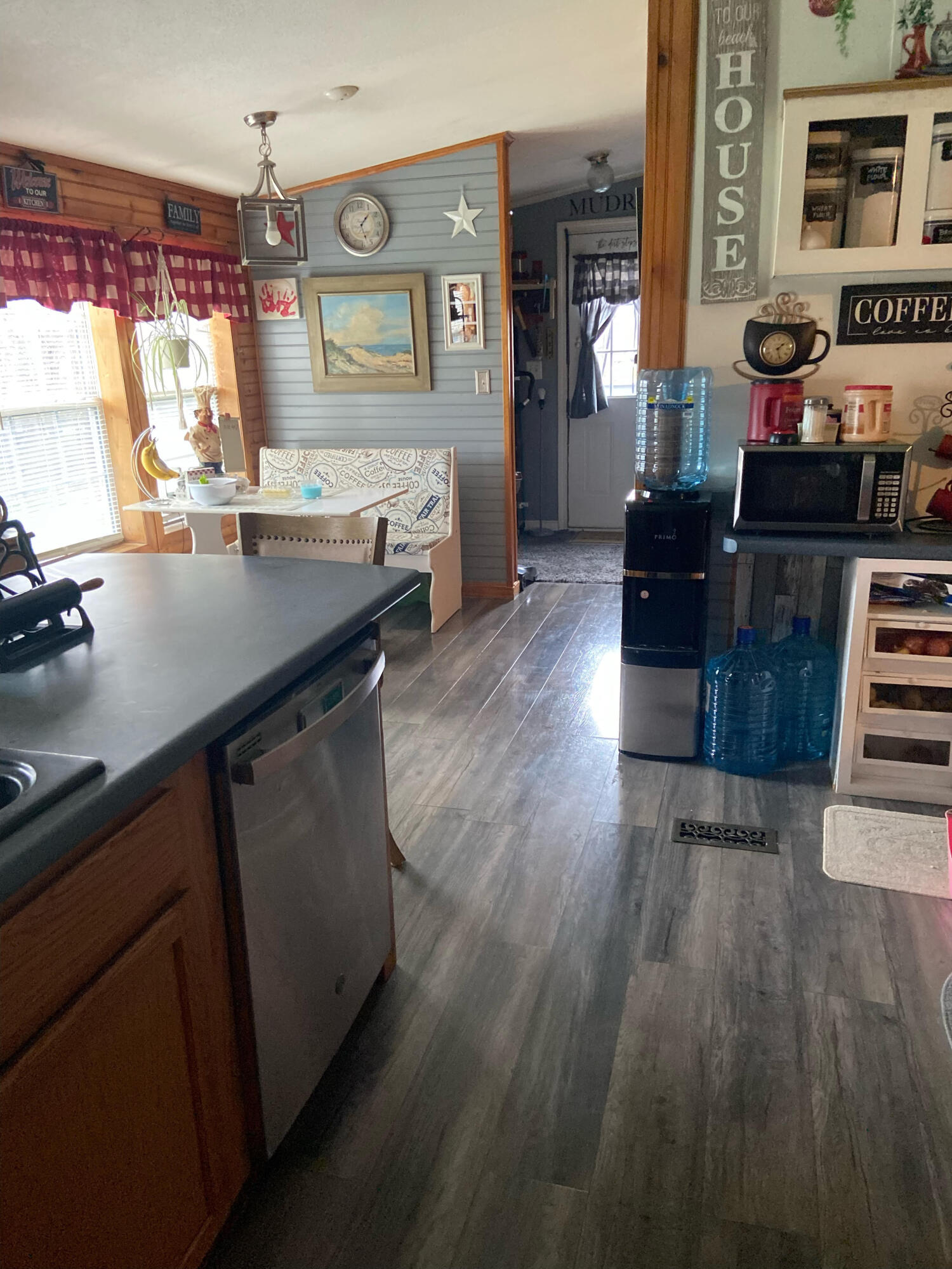 16 Averill Mobile Home Park Property Photo 3