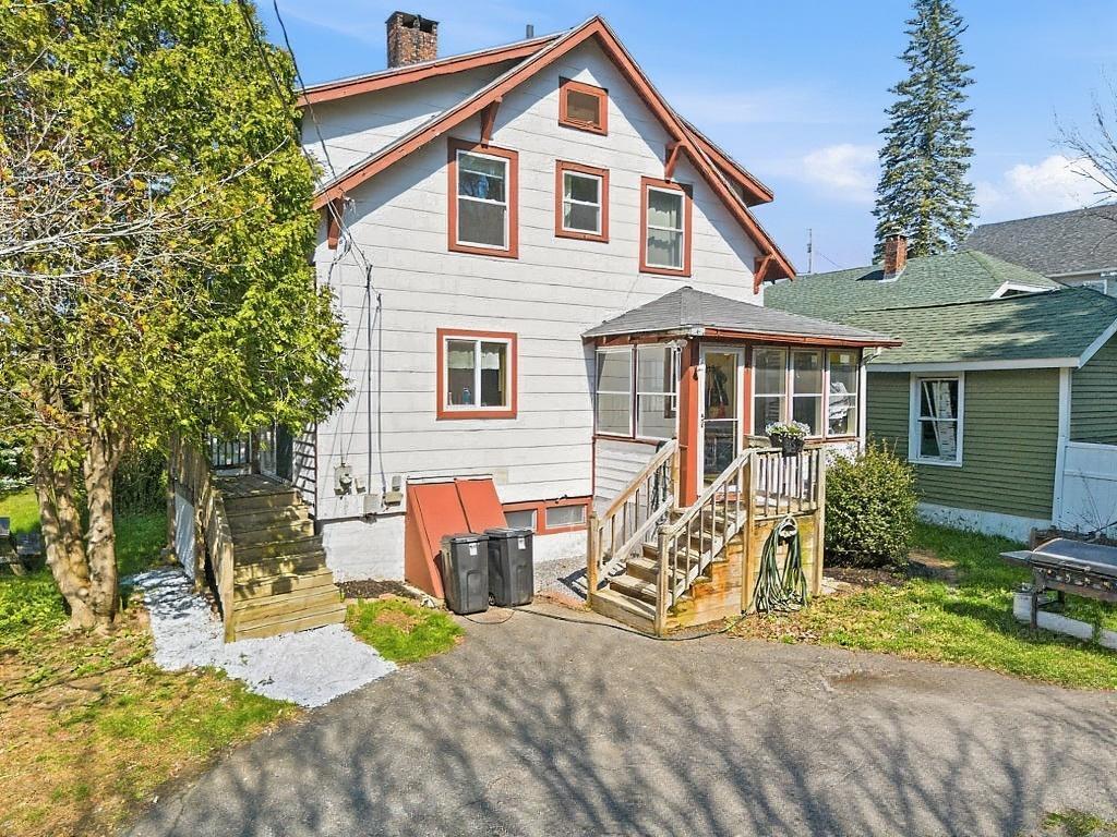 157 Riverside Drive Property Photo 3