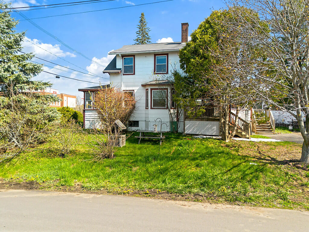 157 Riverside Drive Property Photo 4
