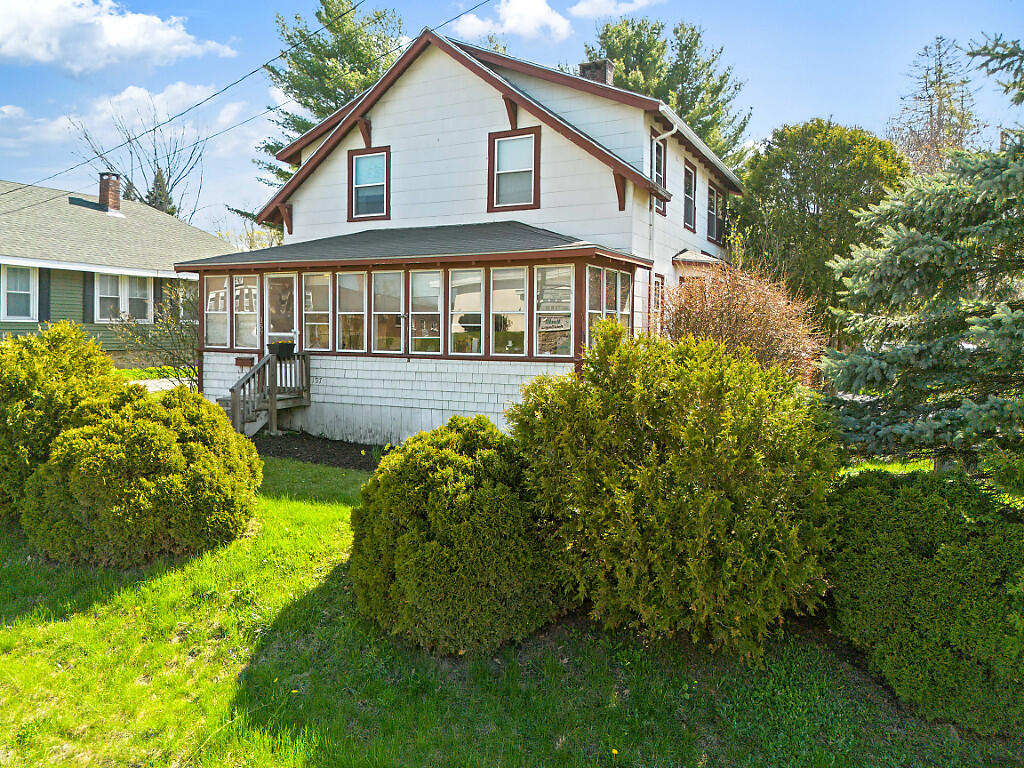 157 Riverside Drive Property Photo 5