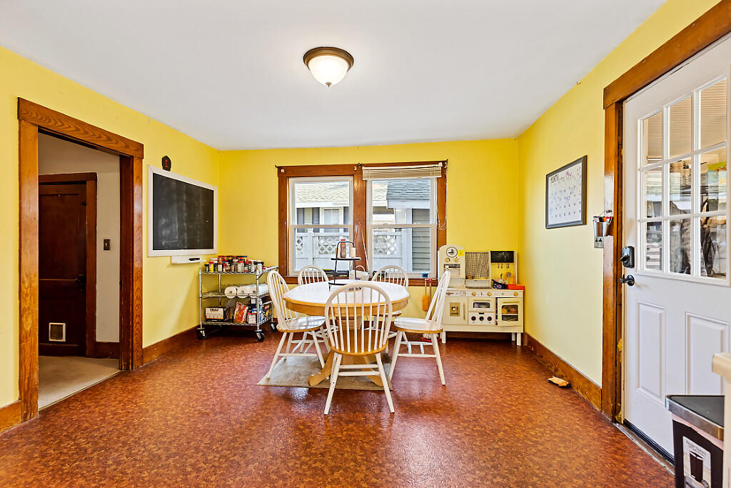 157 Riverside Drive Property Photo 8