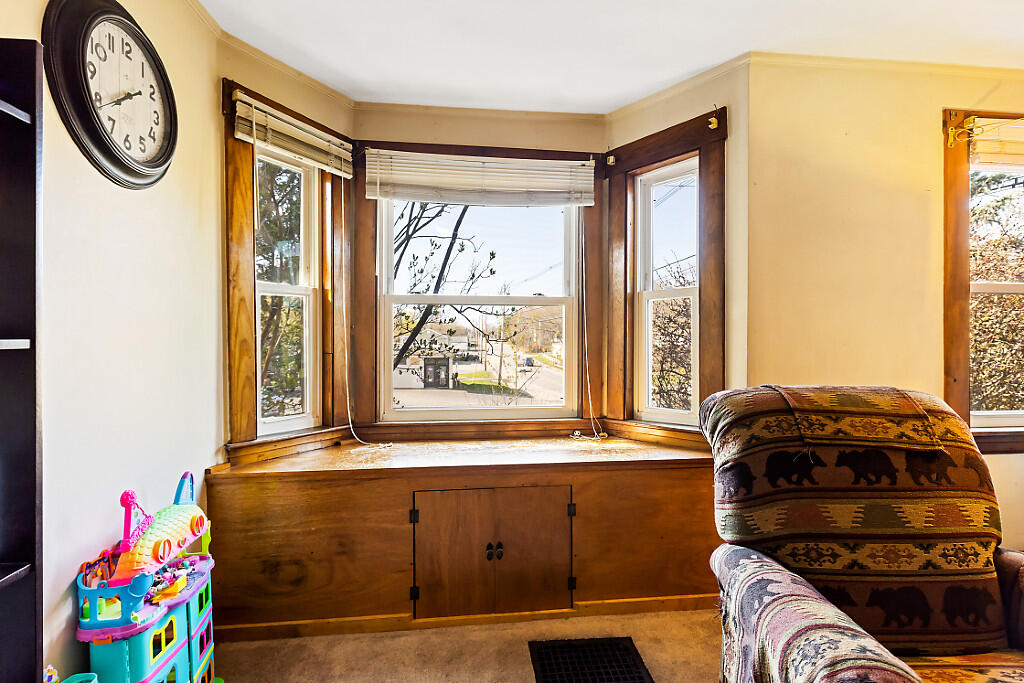 157 Riverside Drive Property Photo 10
