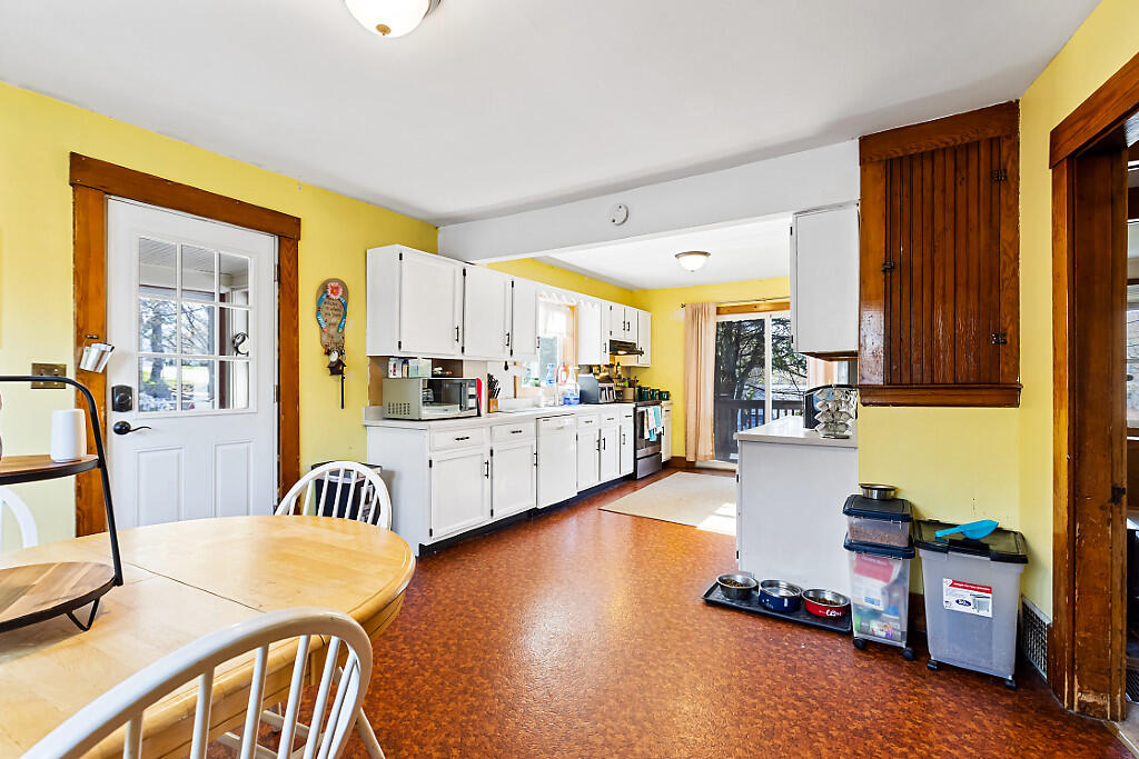 157 Riverside Drive Property Photo 11