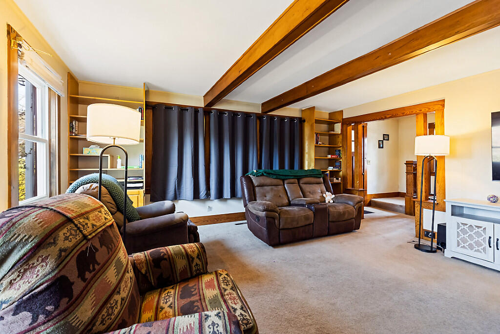 157 Riverside Drive Property Photo 18