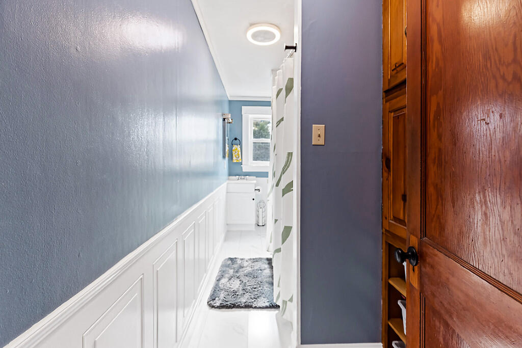 157 Riverside Drive Property Photo 30