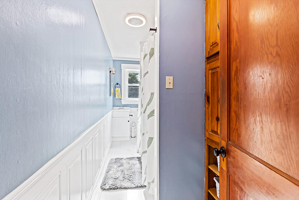 157 Riverside Drive Property Photo 32