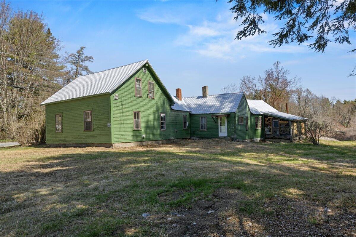 725 Water Street Property Photo 3
