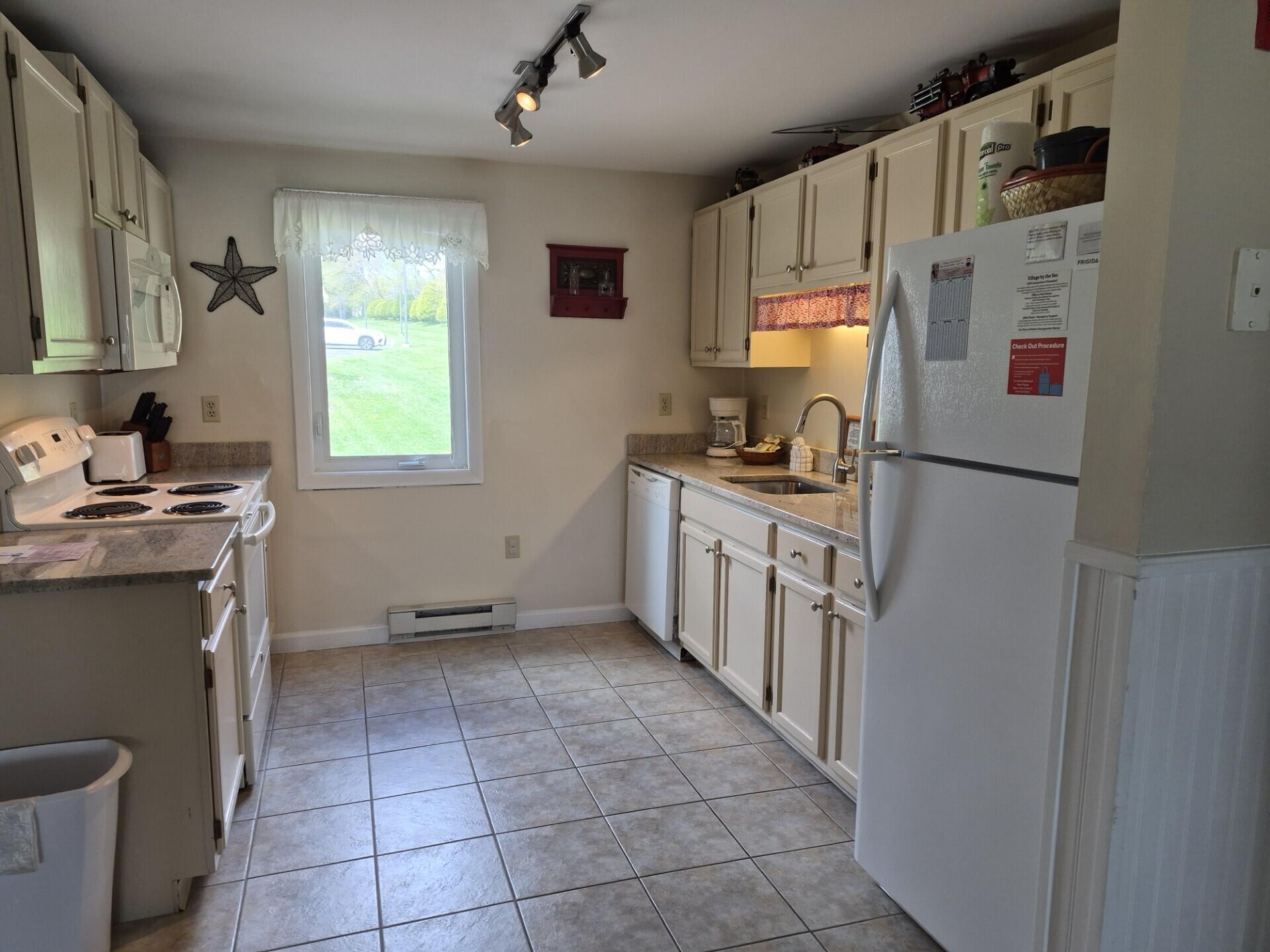 1373 Post Road 8d Property Photo 2
