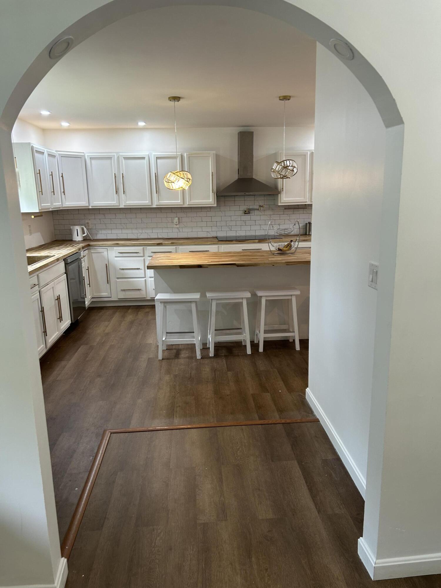 10 Old Orchard Road Property Photo 7