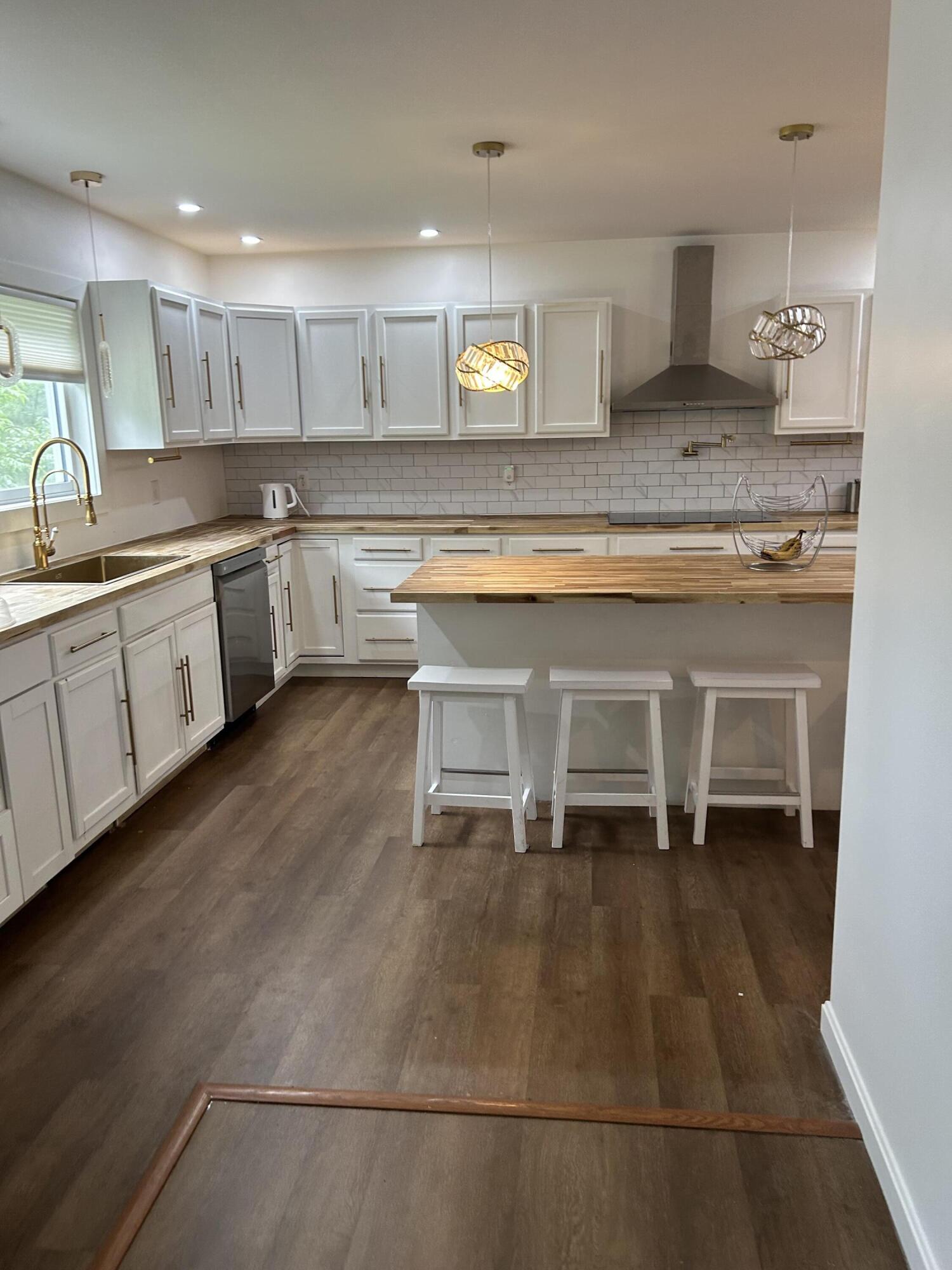10 Old Orchard Road Property Photo 8
