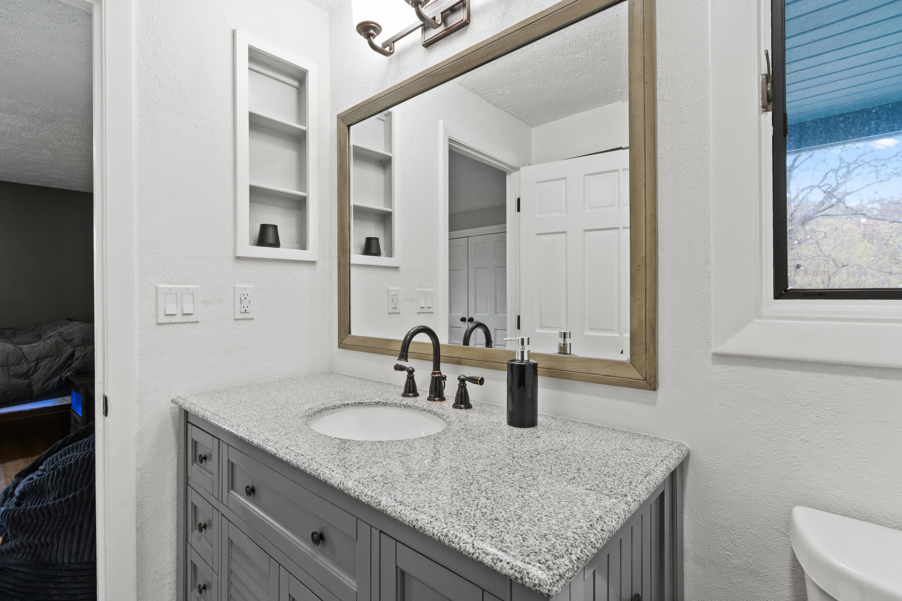 18 Martin Heights Property Photo 44