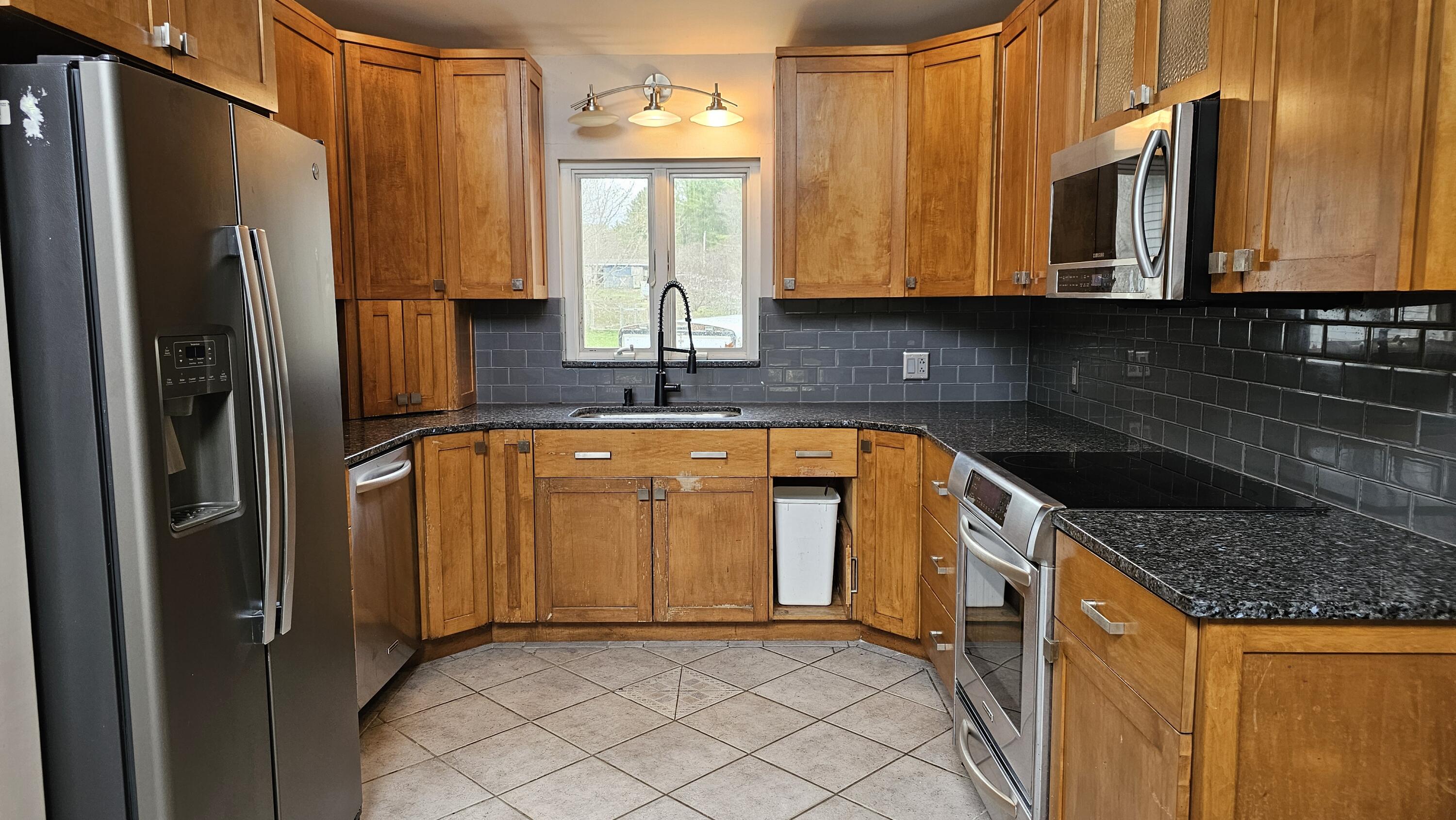 202 Stream Road Property Photo 5