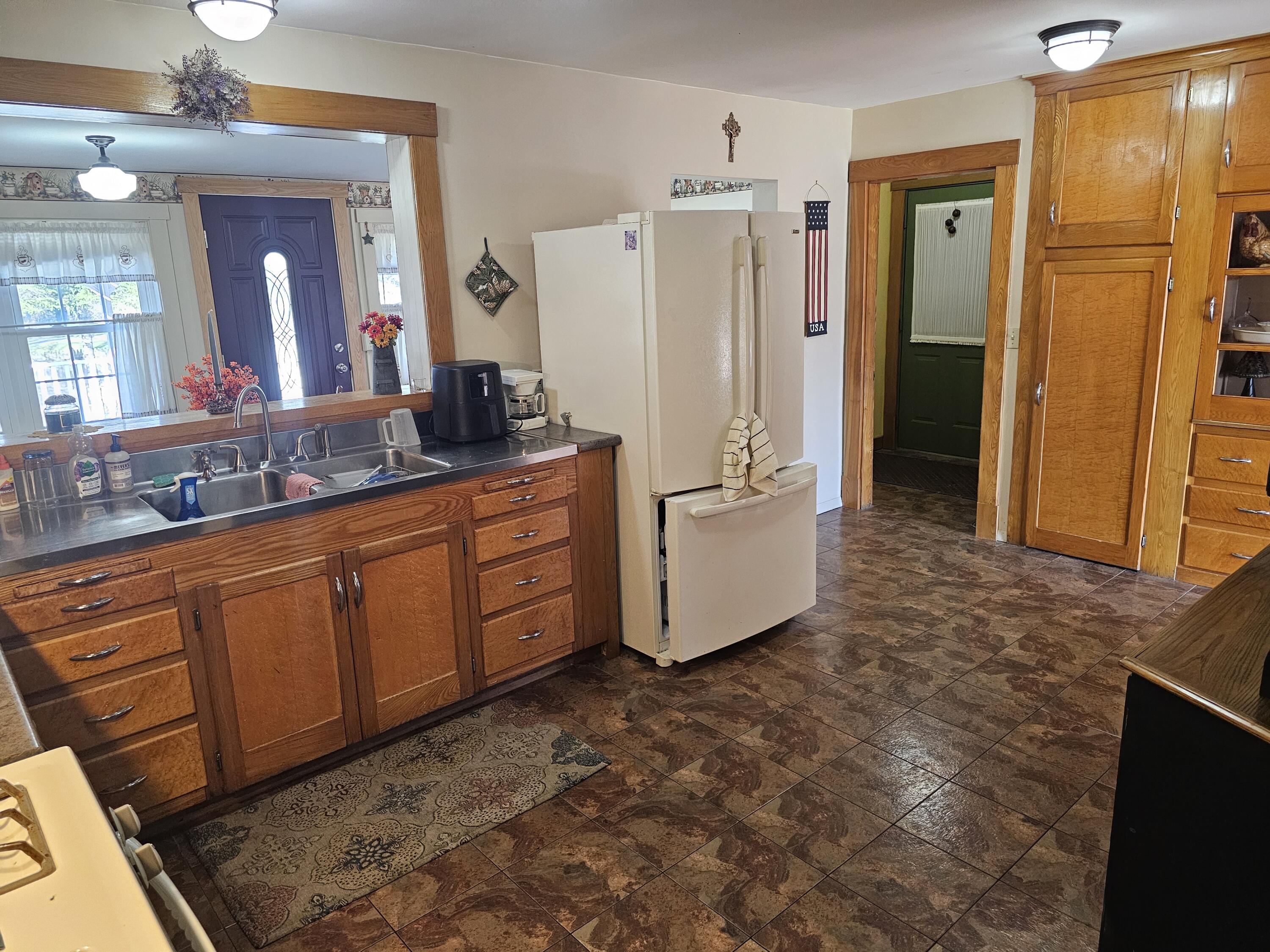 436 Station Road Property Photo 11
