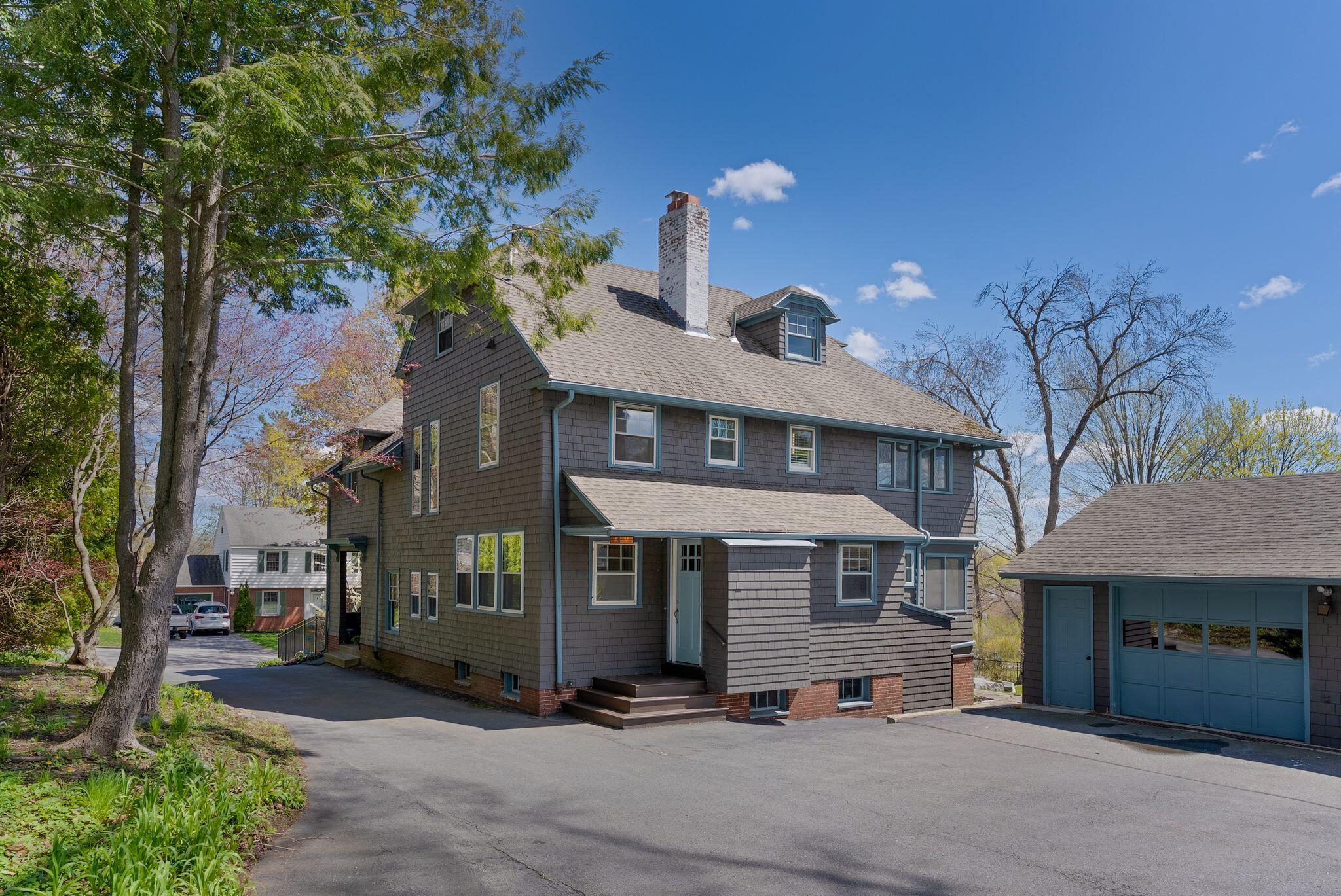 160 Craigie Street Property Photo 1