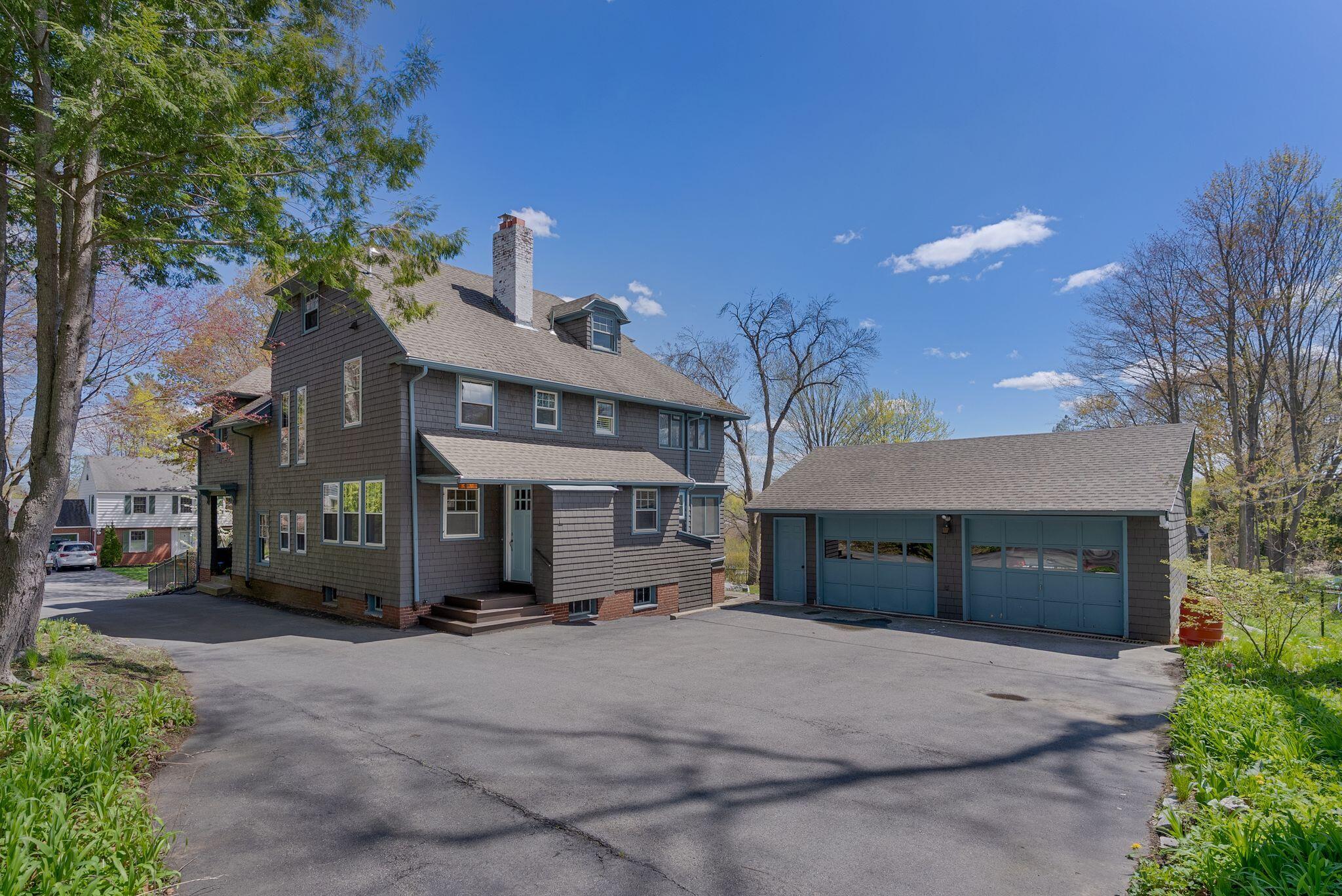 160 Craigie Street Property Photo 2
