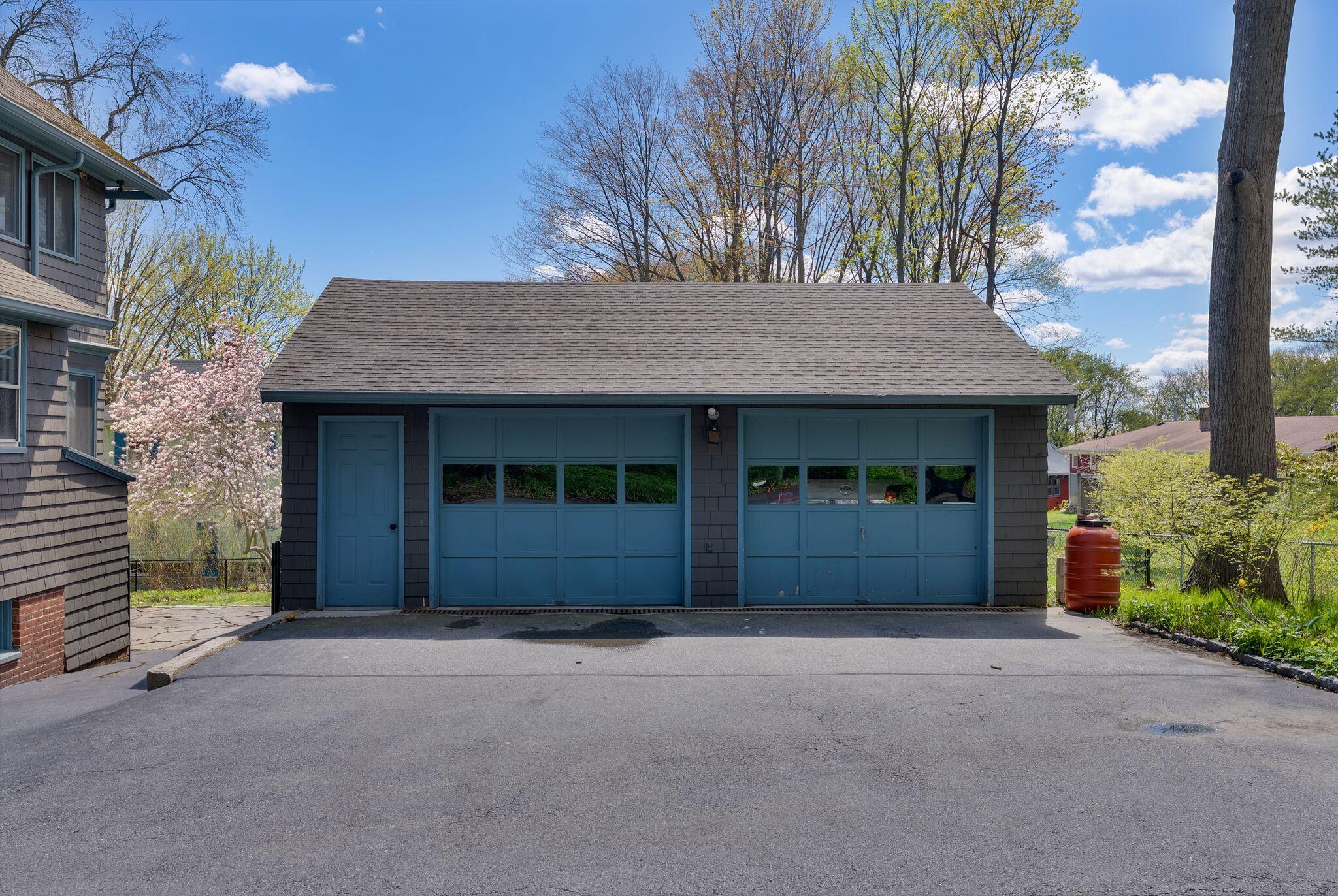 160 Craigie Street Property Photo 3