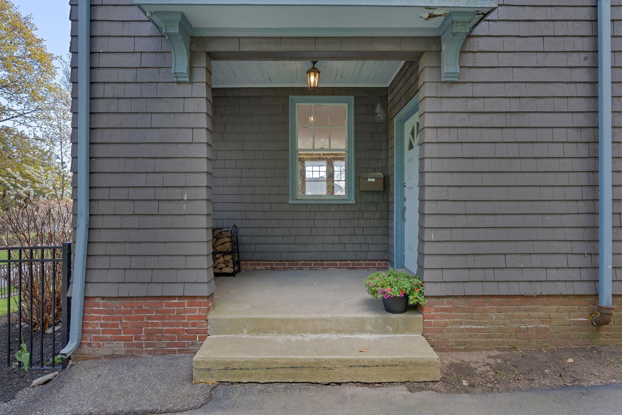 160 Craigie Street Property Photo 6
