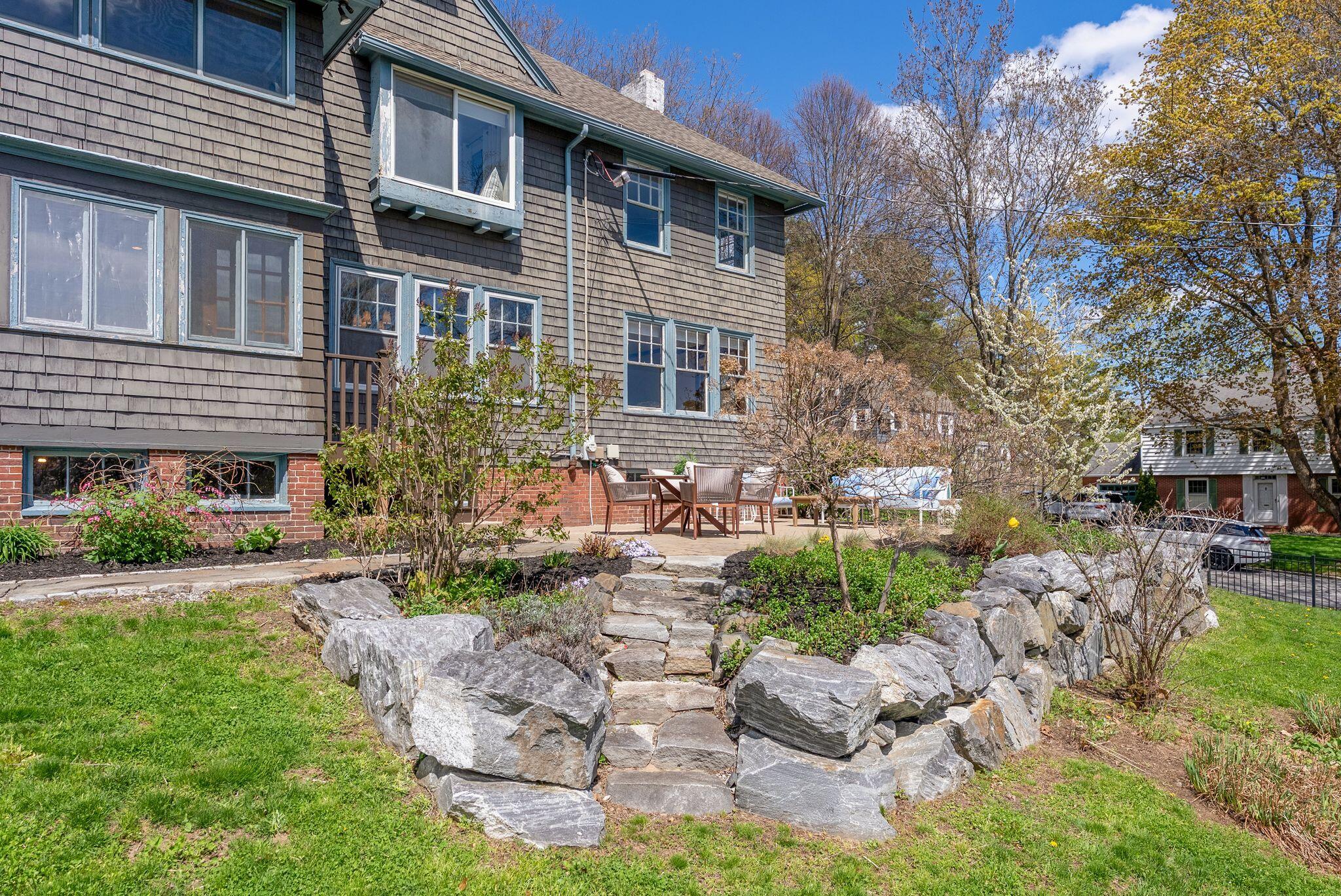 160 Craigie Street Property Photo 16