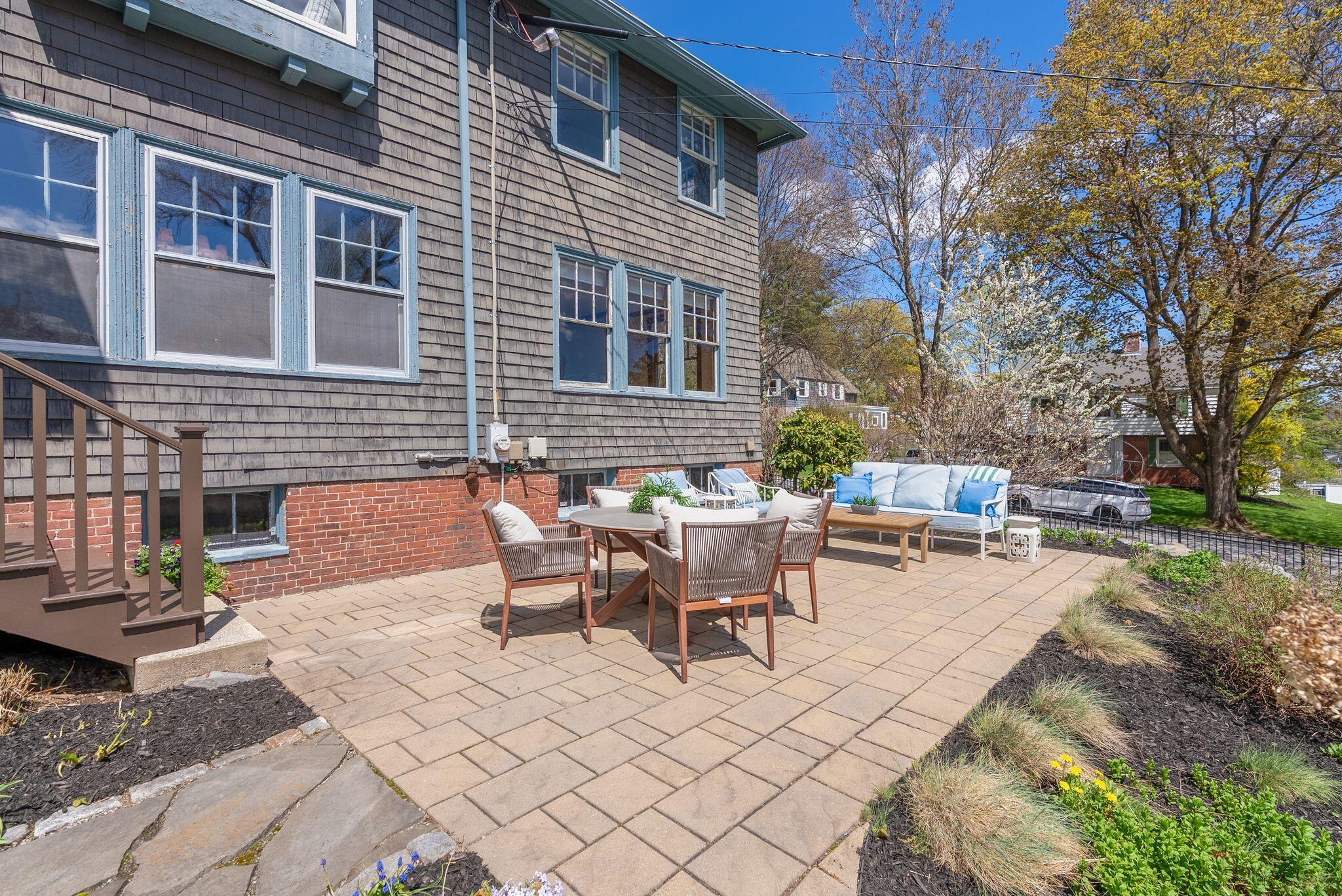 160 Craigie Street Property Photo 17