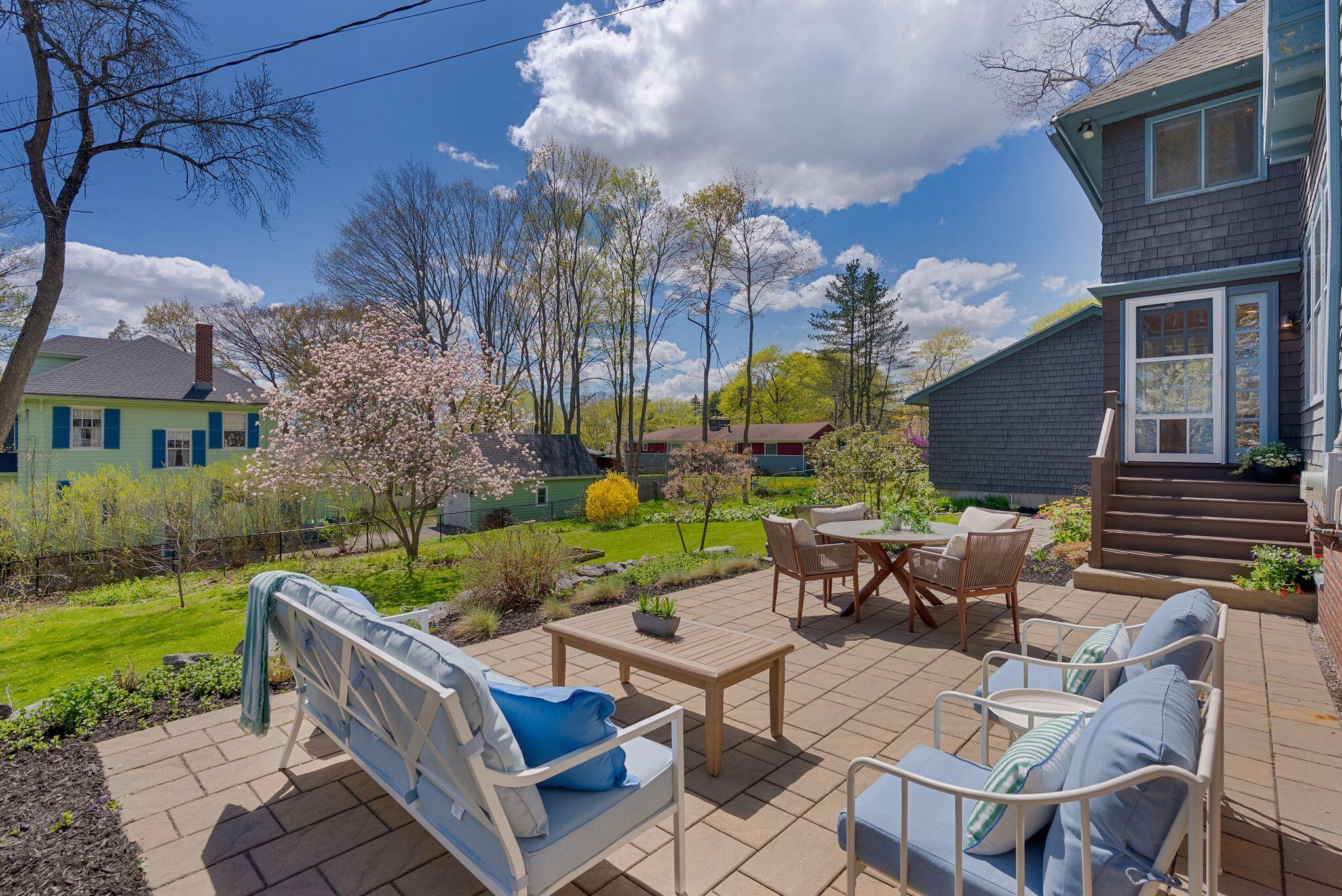 160 Craigie Street Property Photo 20