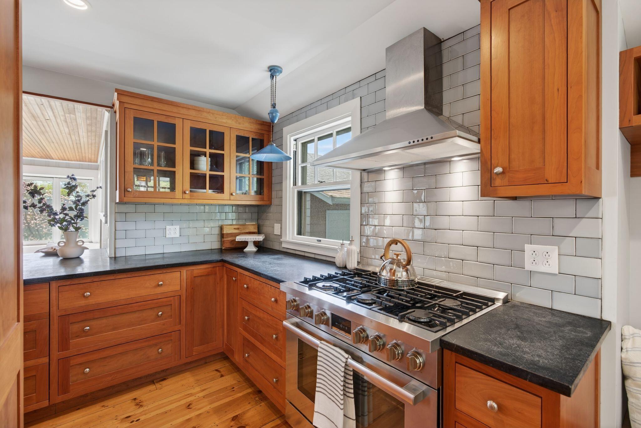 160 Craigie Street Property Photo 47