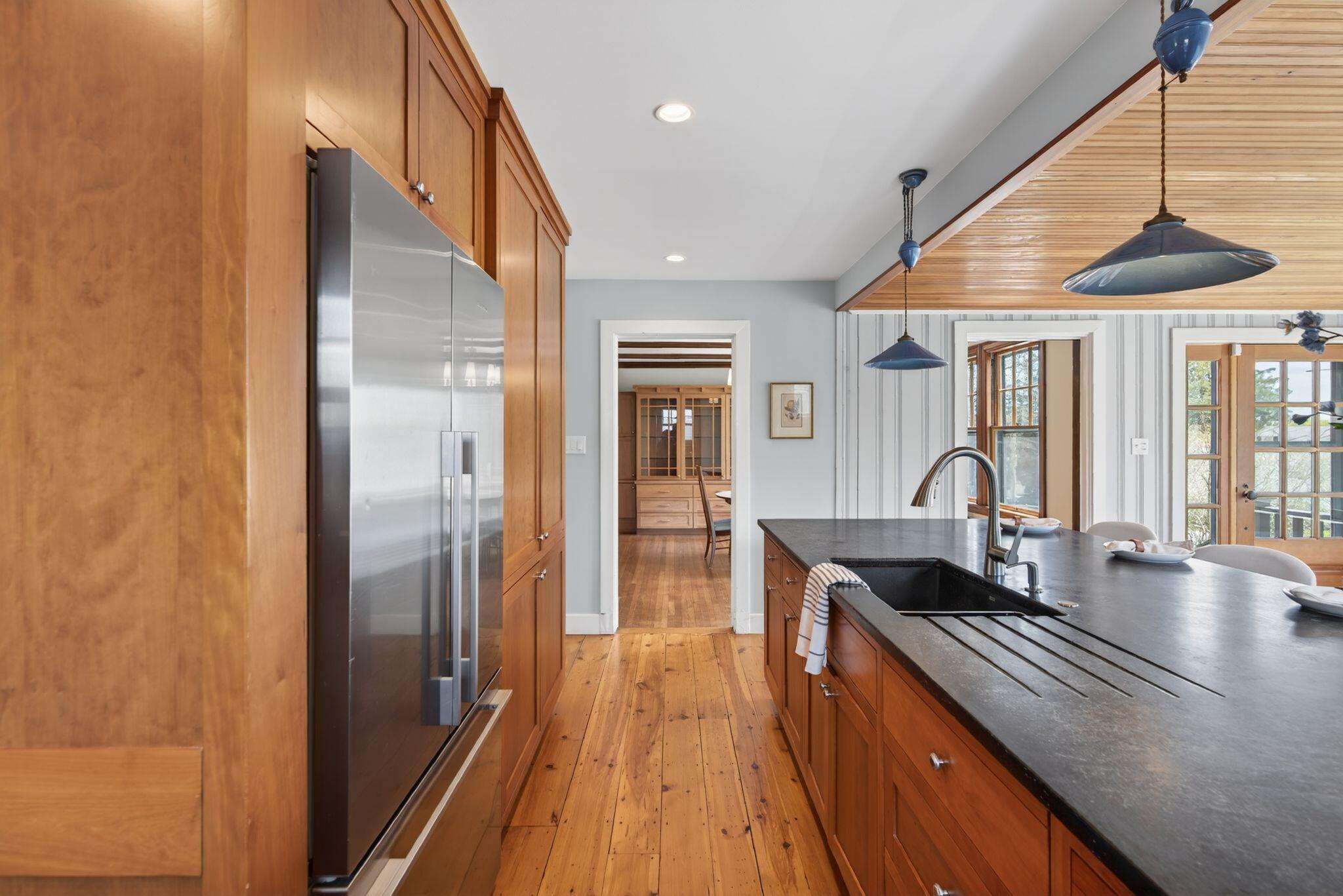 160 Craigie Street Property Photo 48