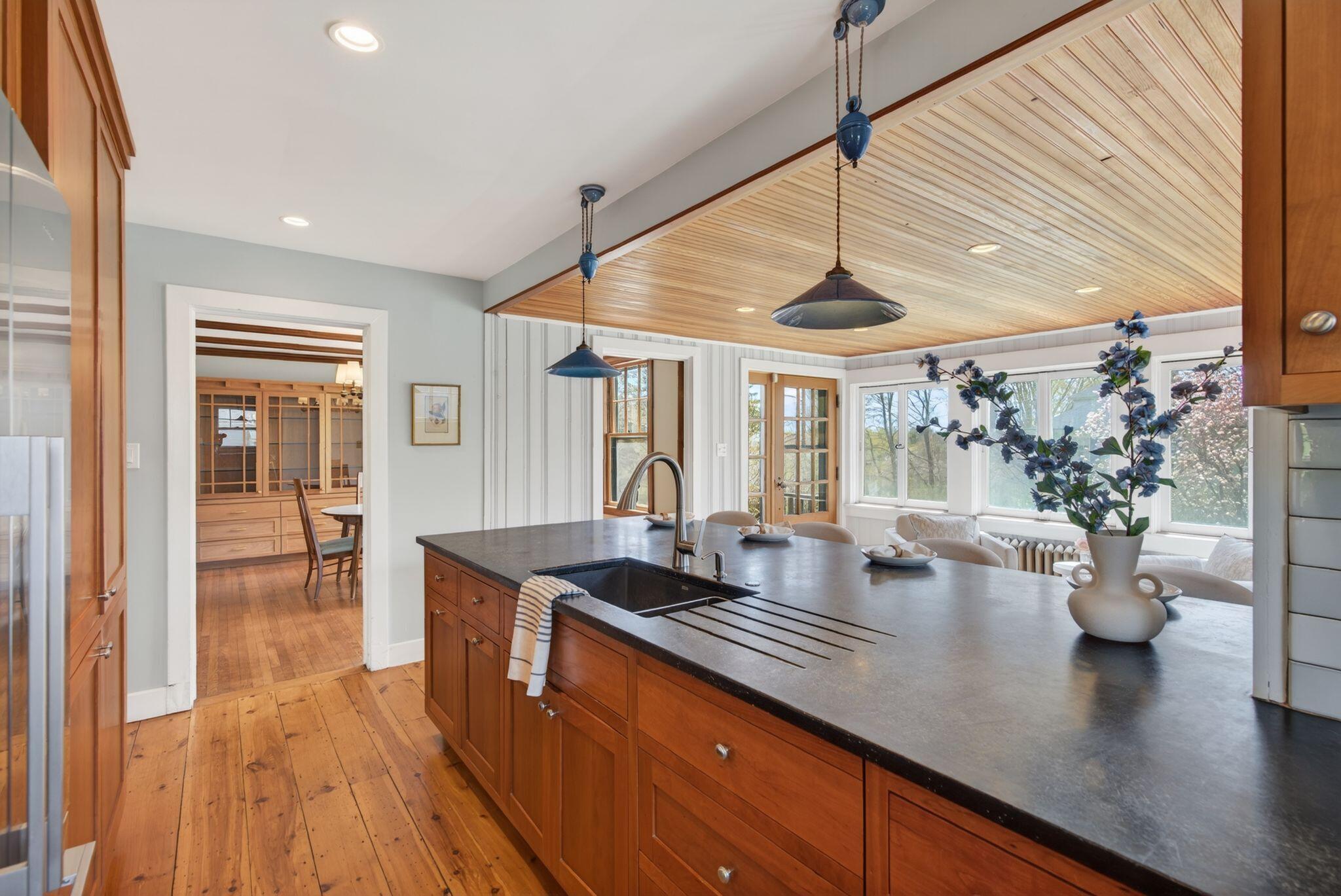160 Craigie Street Property Photo 49