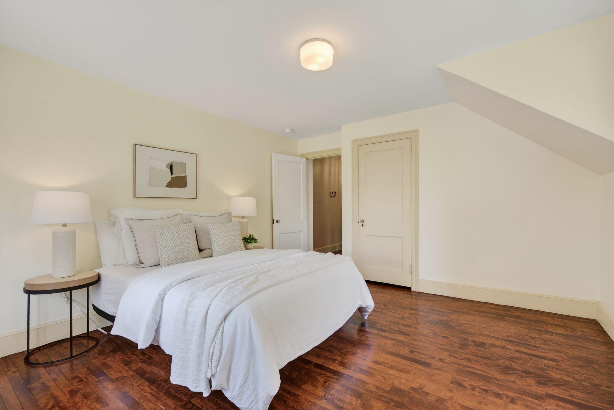 160 Craigie Street Property Photo 75