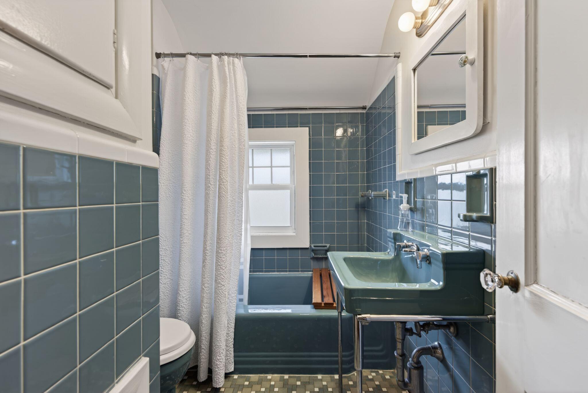 160 Craigie Street Property Photo 90