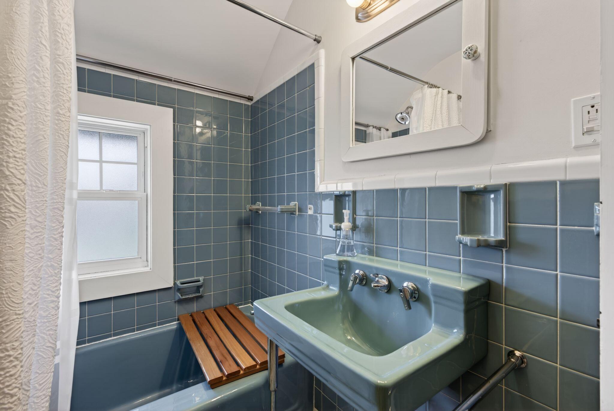 160 Craigie Street Property Photo 91