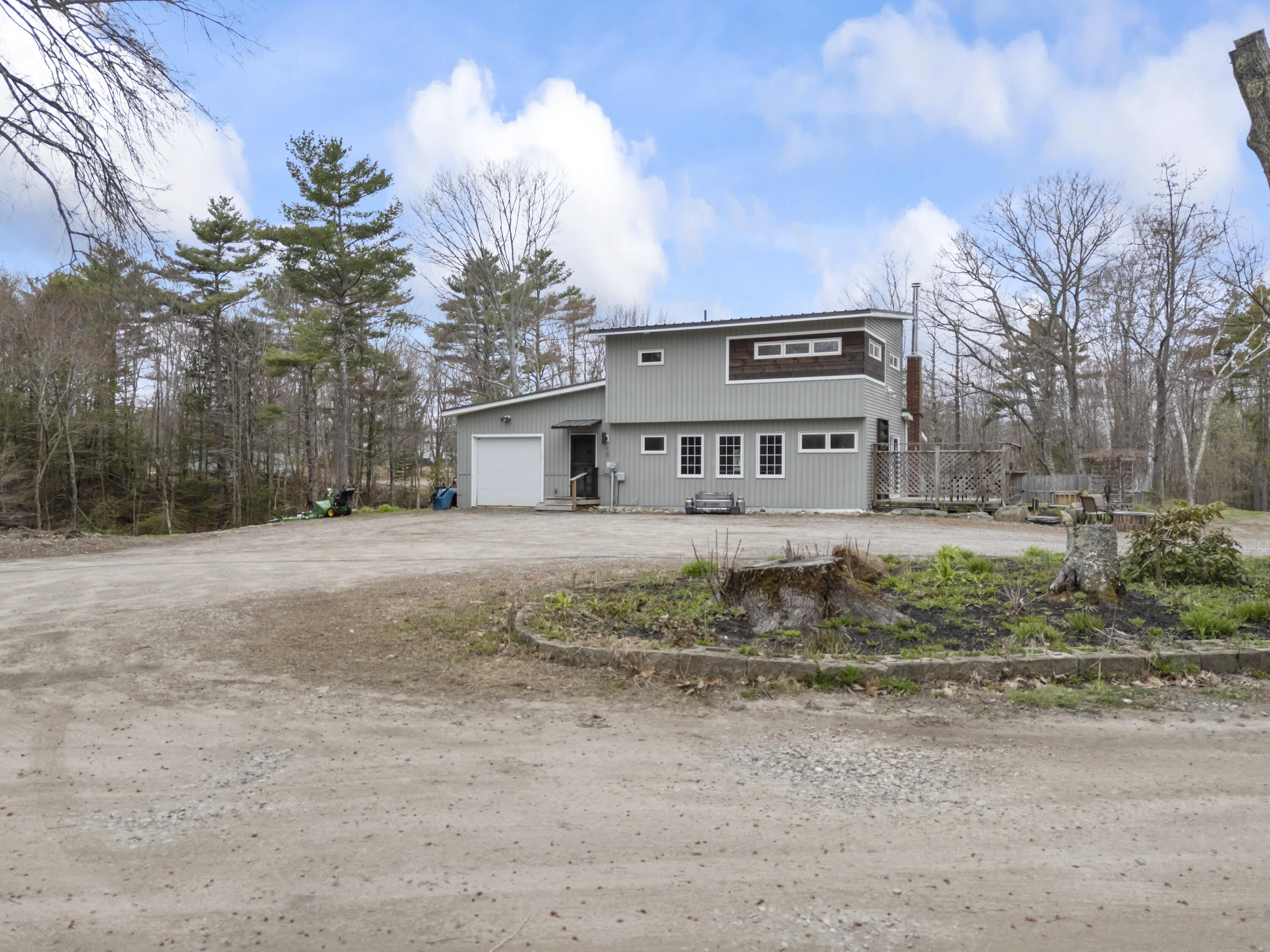 15 Dolloff Drive Property Photo 4