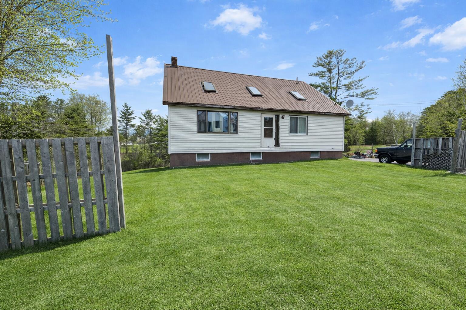15 Maple Street Property Photo 1