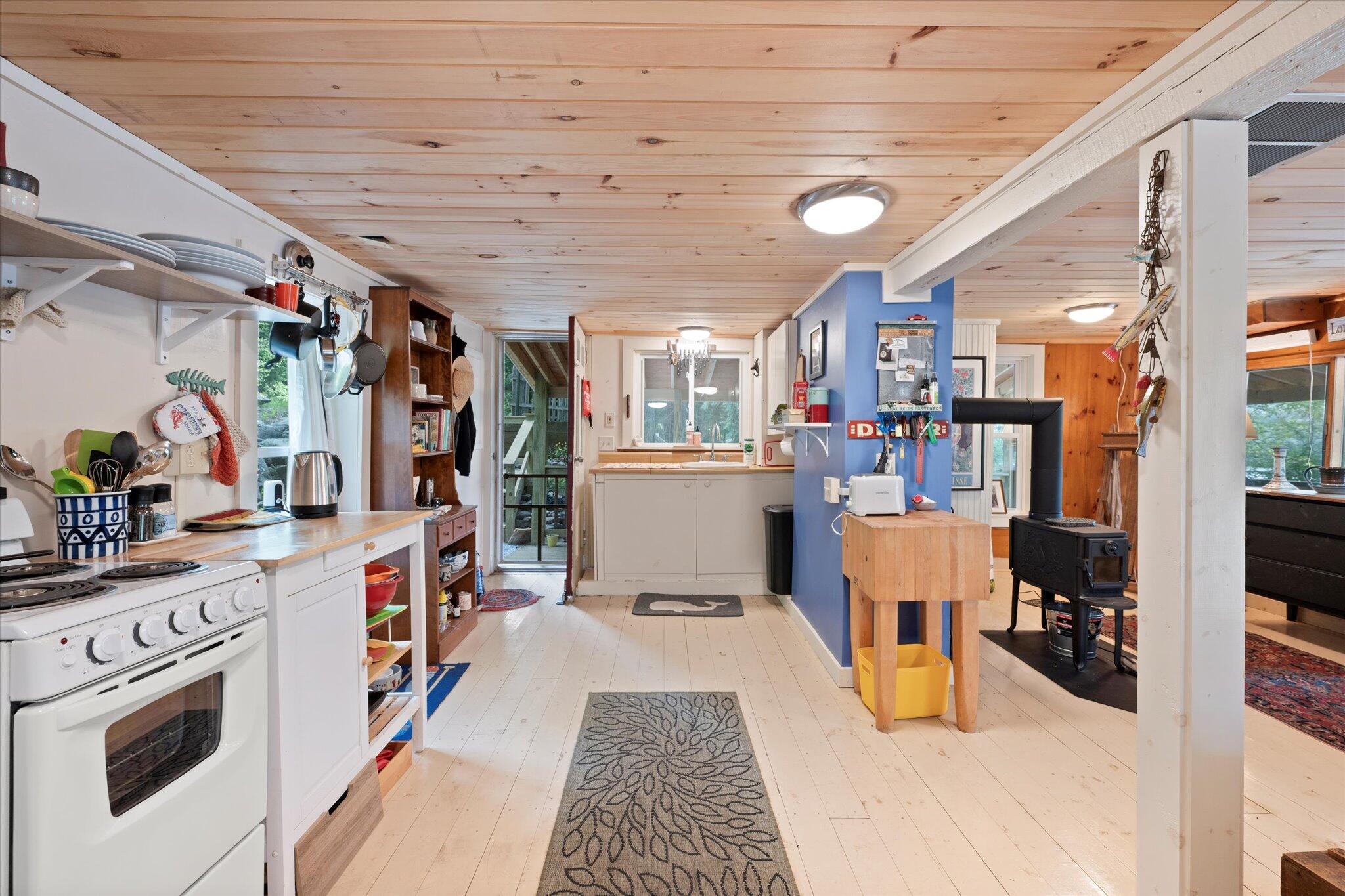 1548 46 Property Photo 14