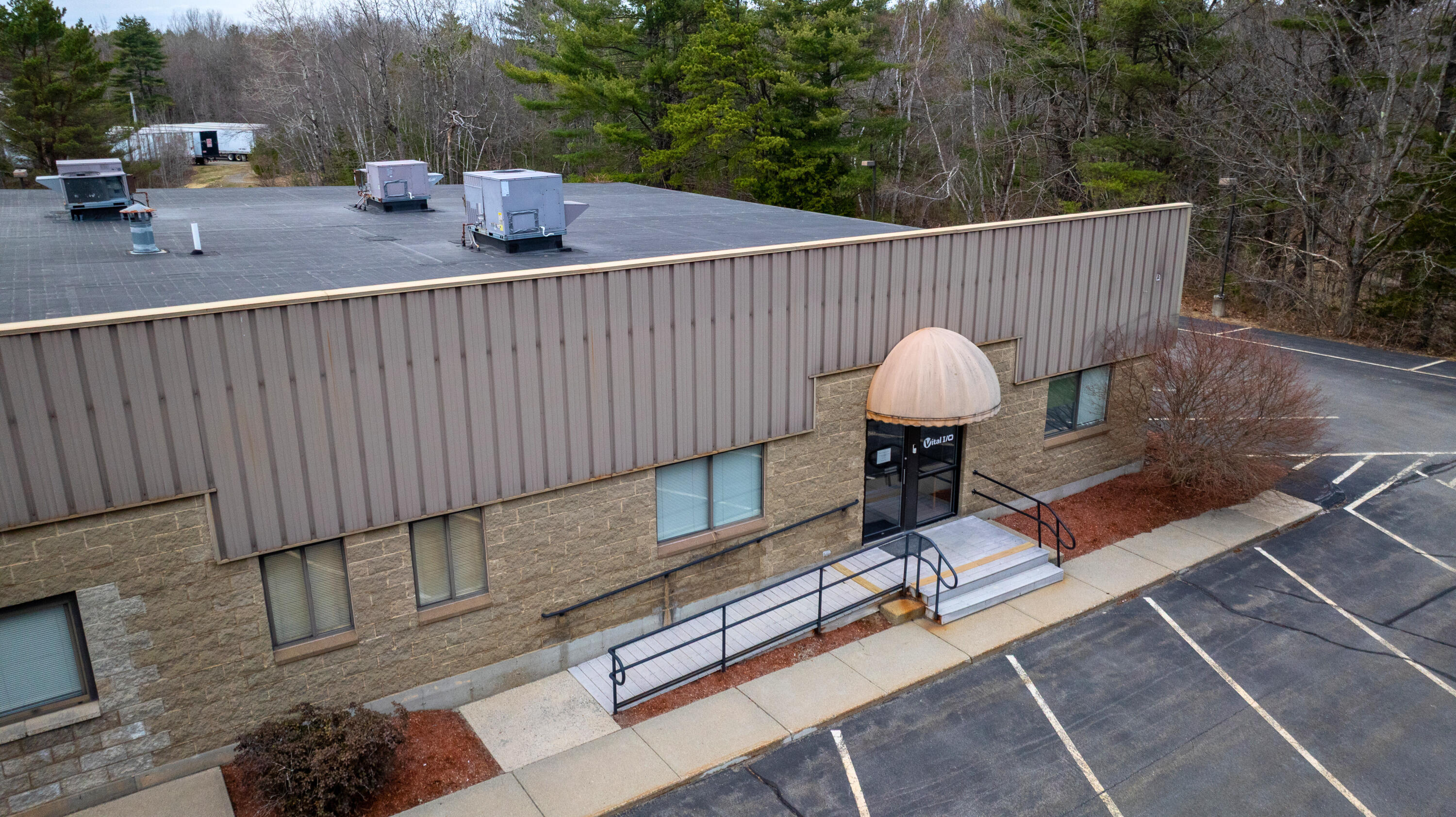 4 Industrial Parkway Property Photo 6
