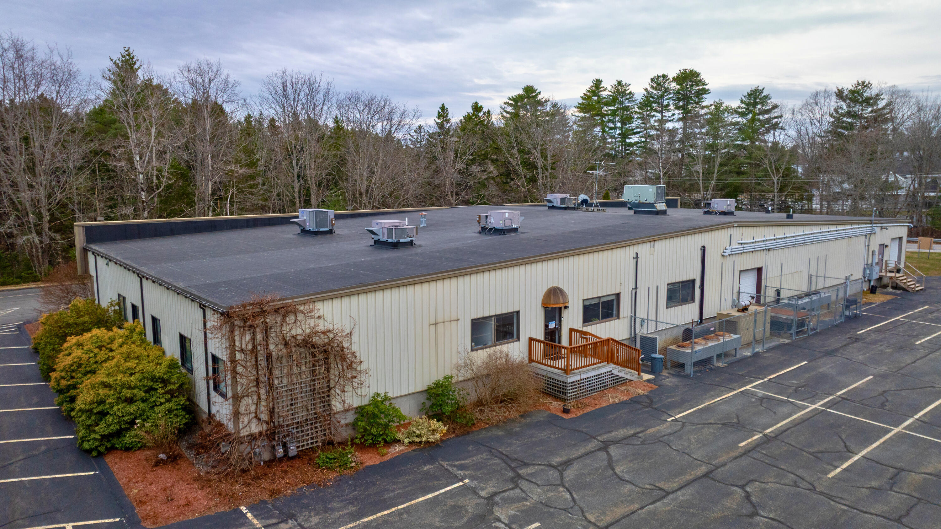 4 Industrial Parkway Property Photo 19