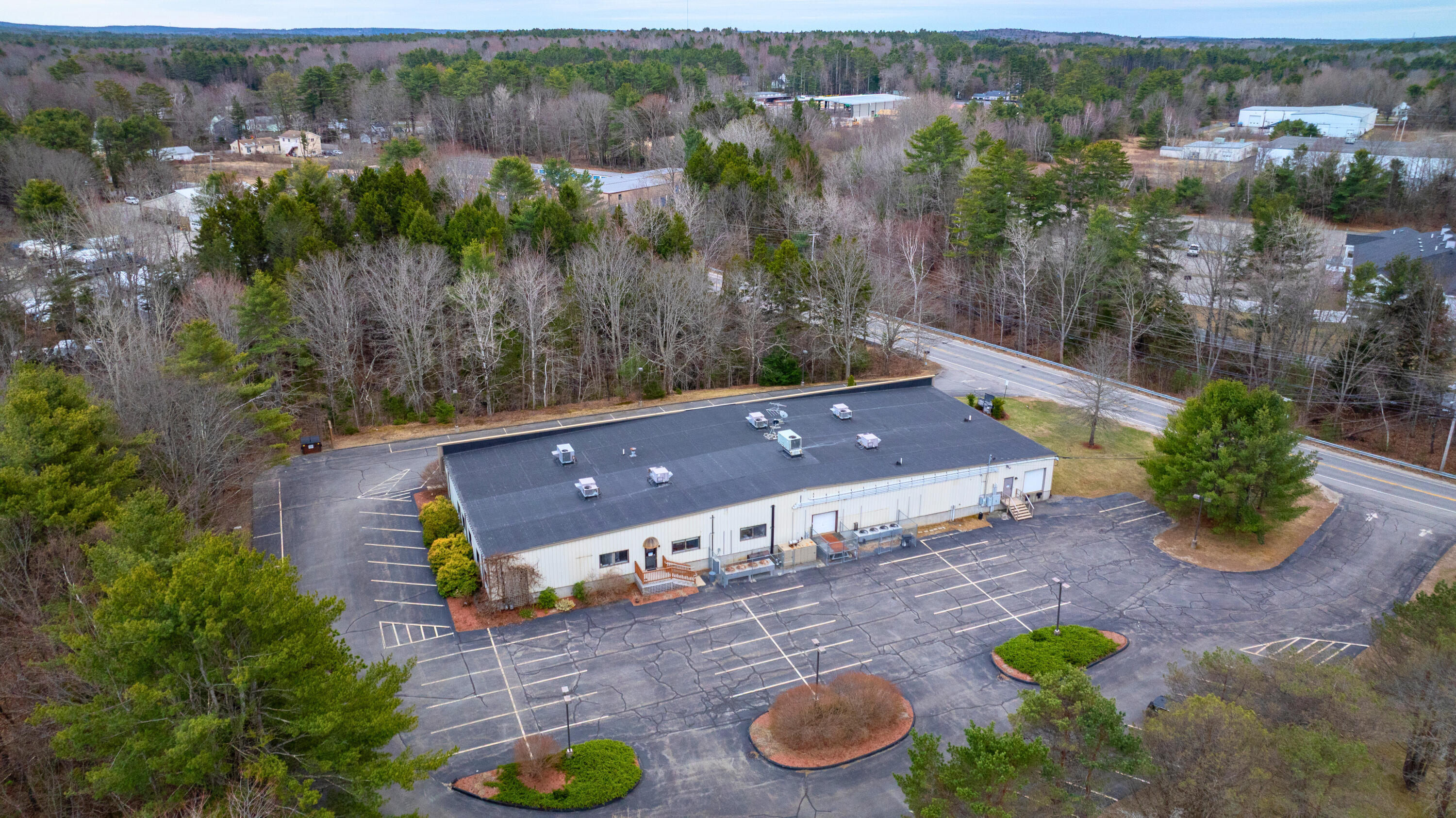 4 Industrial Parkway Property Photo 23