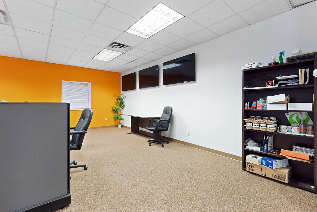 4 Industrial Parkway Property Photo 62
