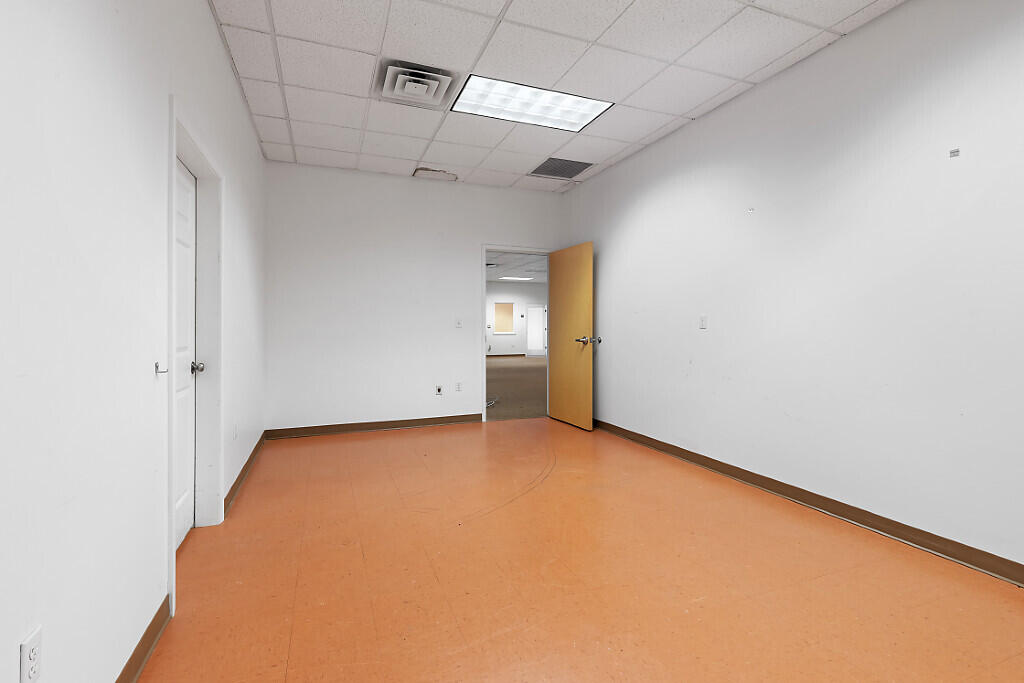 4 Industrial Parkway Property Photo 81