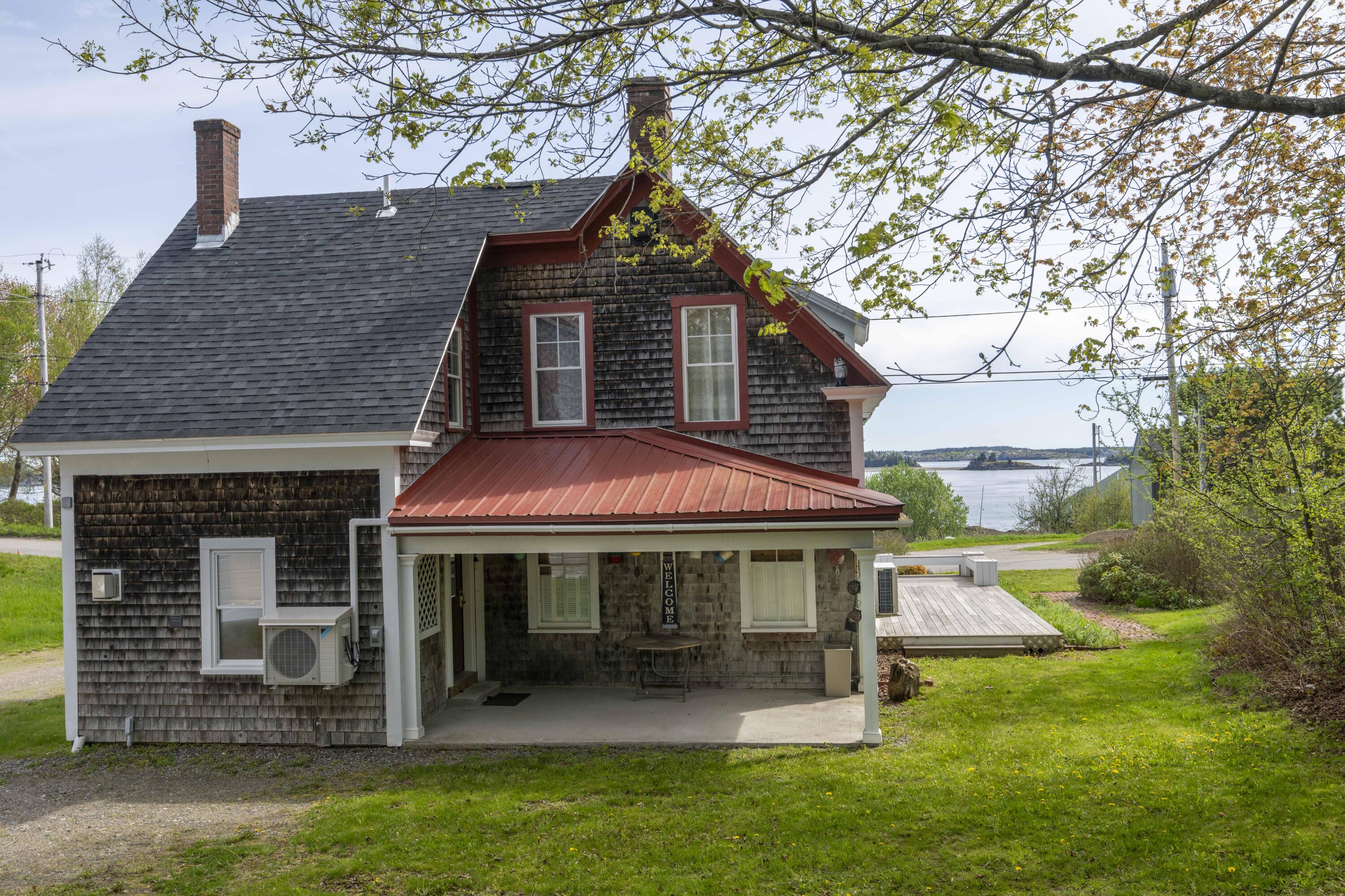 194 Water Street Property Photo 4