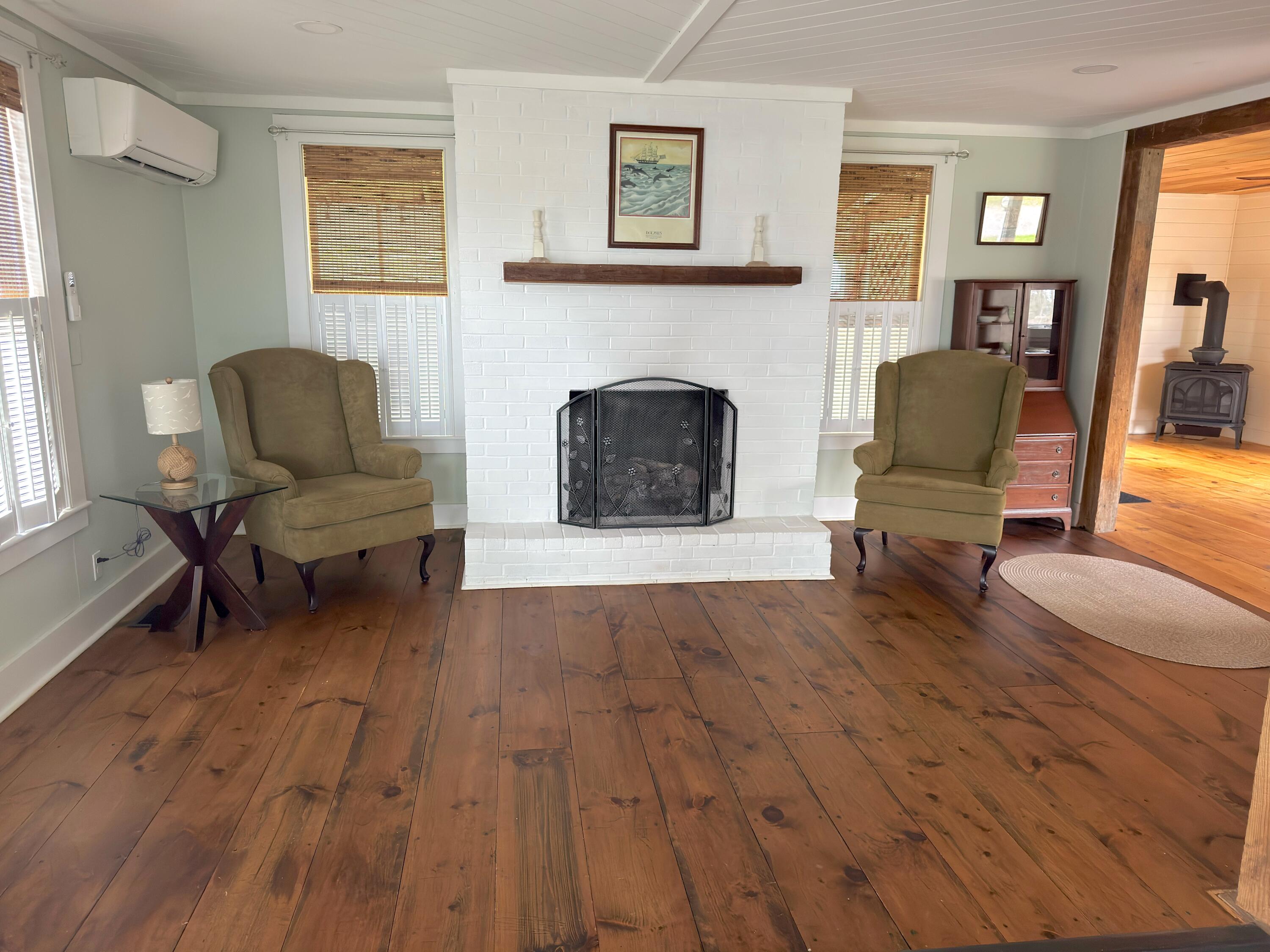 194 Water Street Property Photo 7