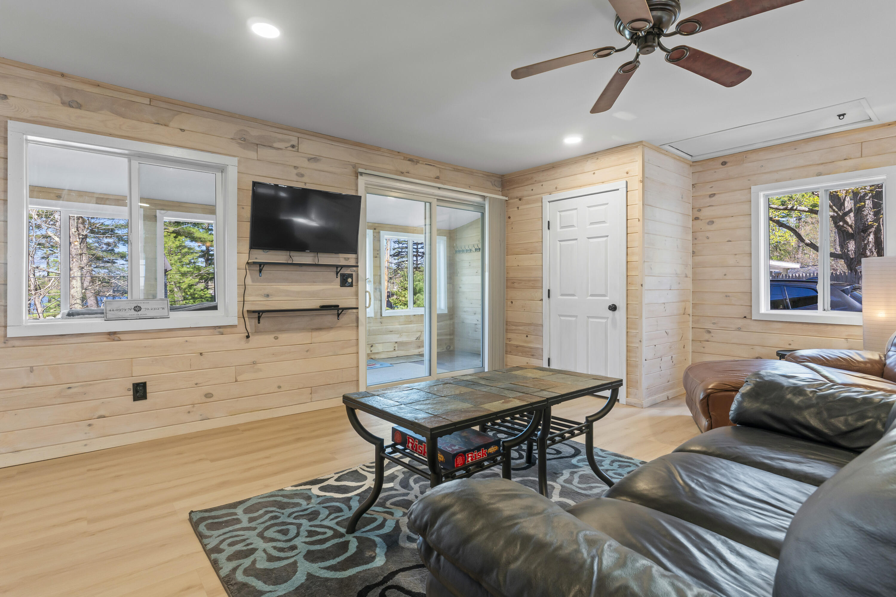 112 Taywood Road Property Photo 15