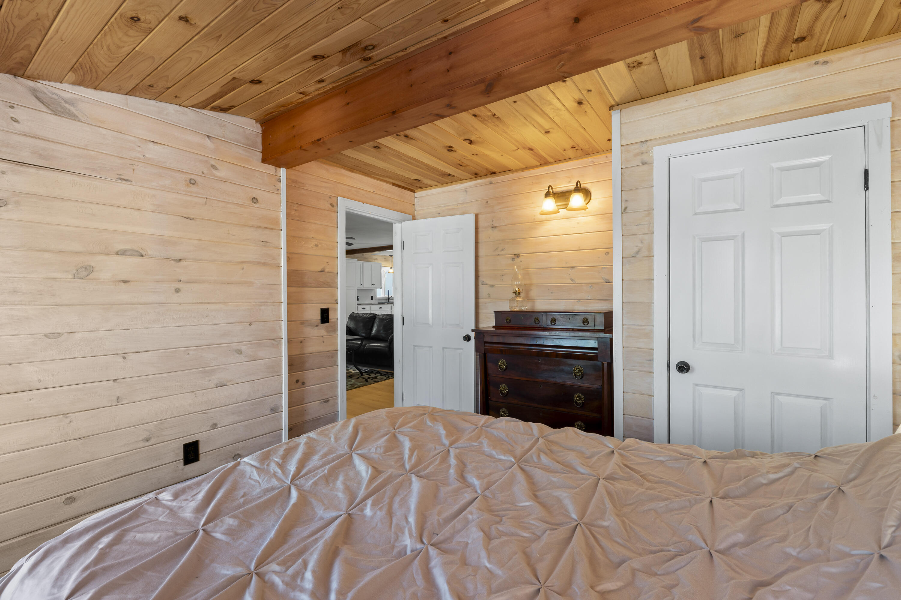 112 Taywood Road Property Photo 25