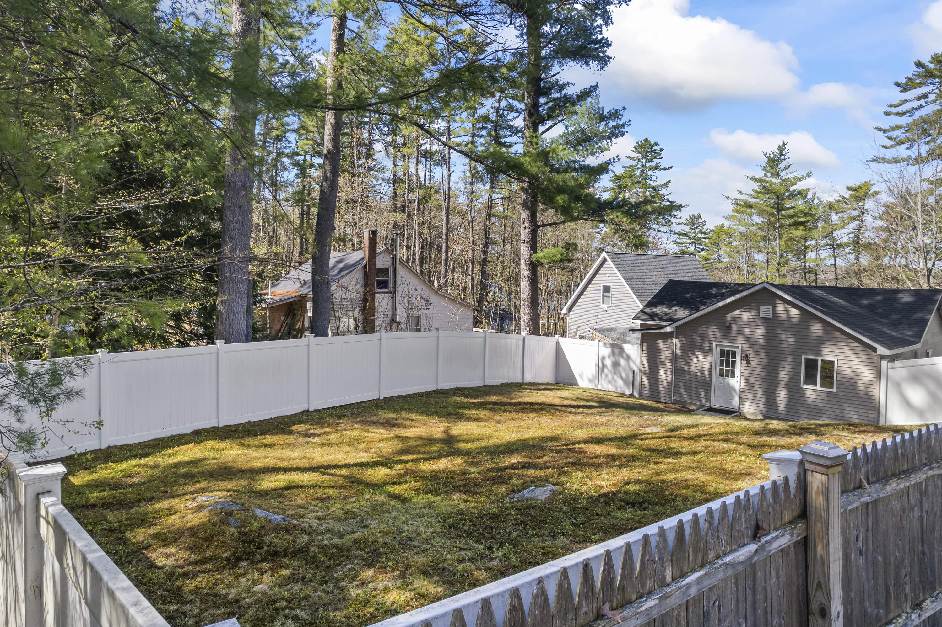 112 Taywood Road Property Photo 31